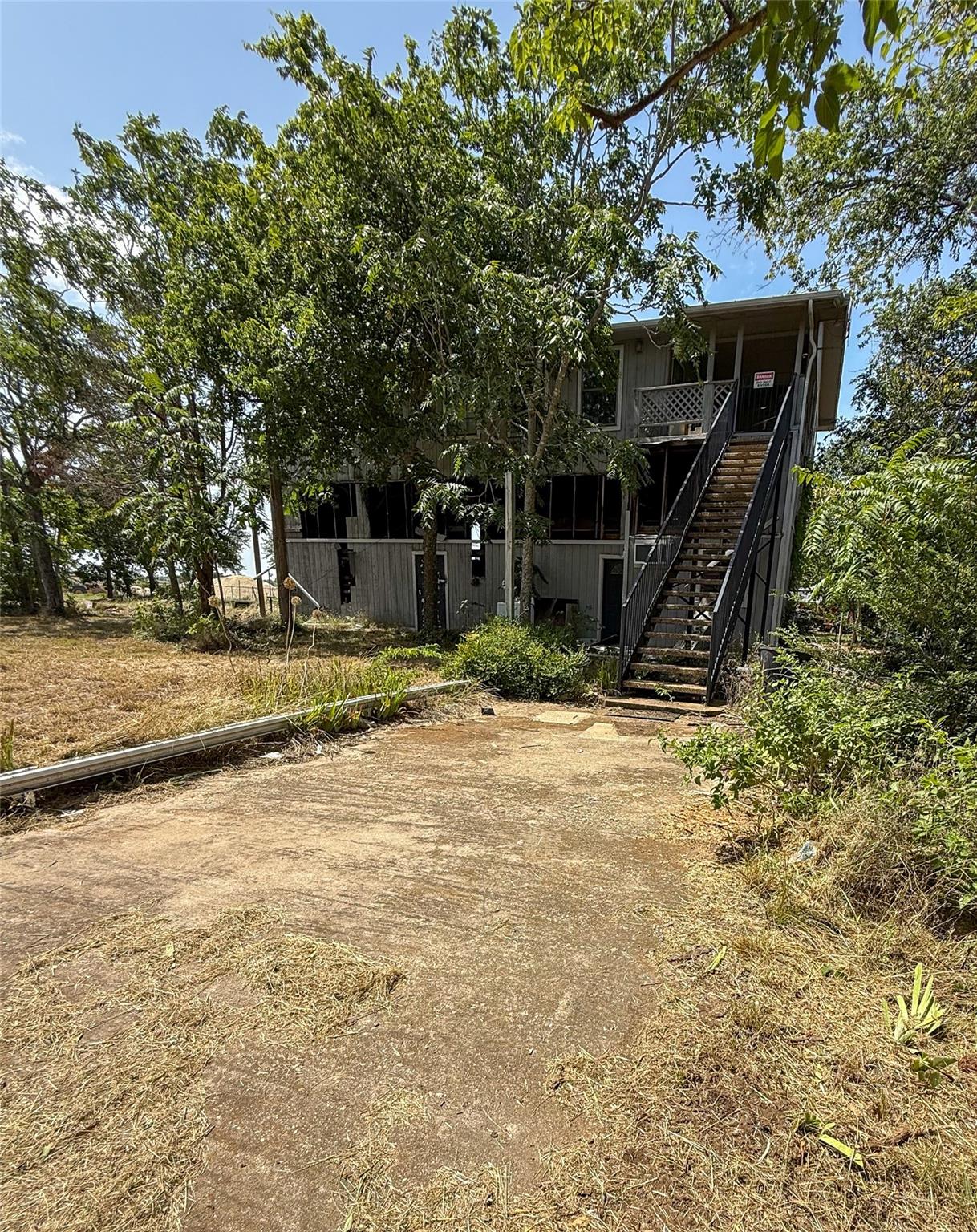 main property photo 14