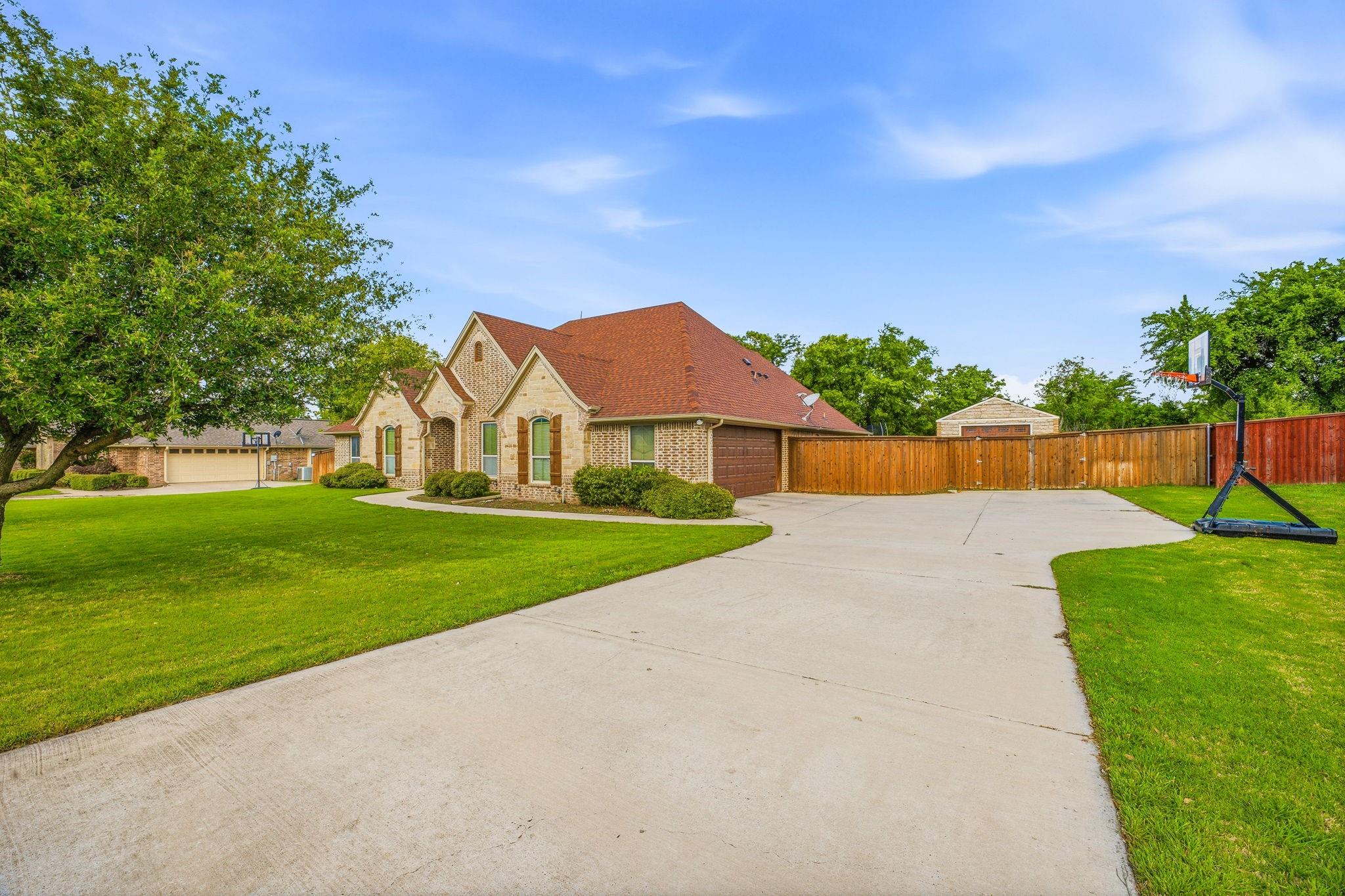 main property photo 23