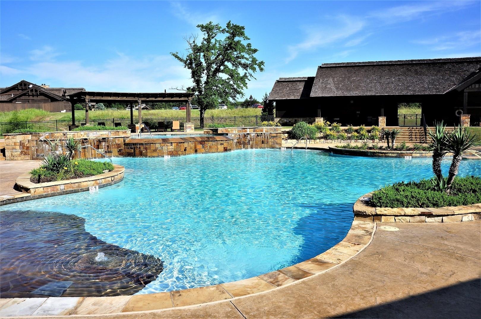main property photo 8
