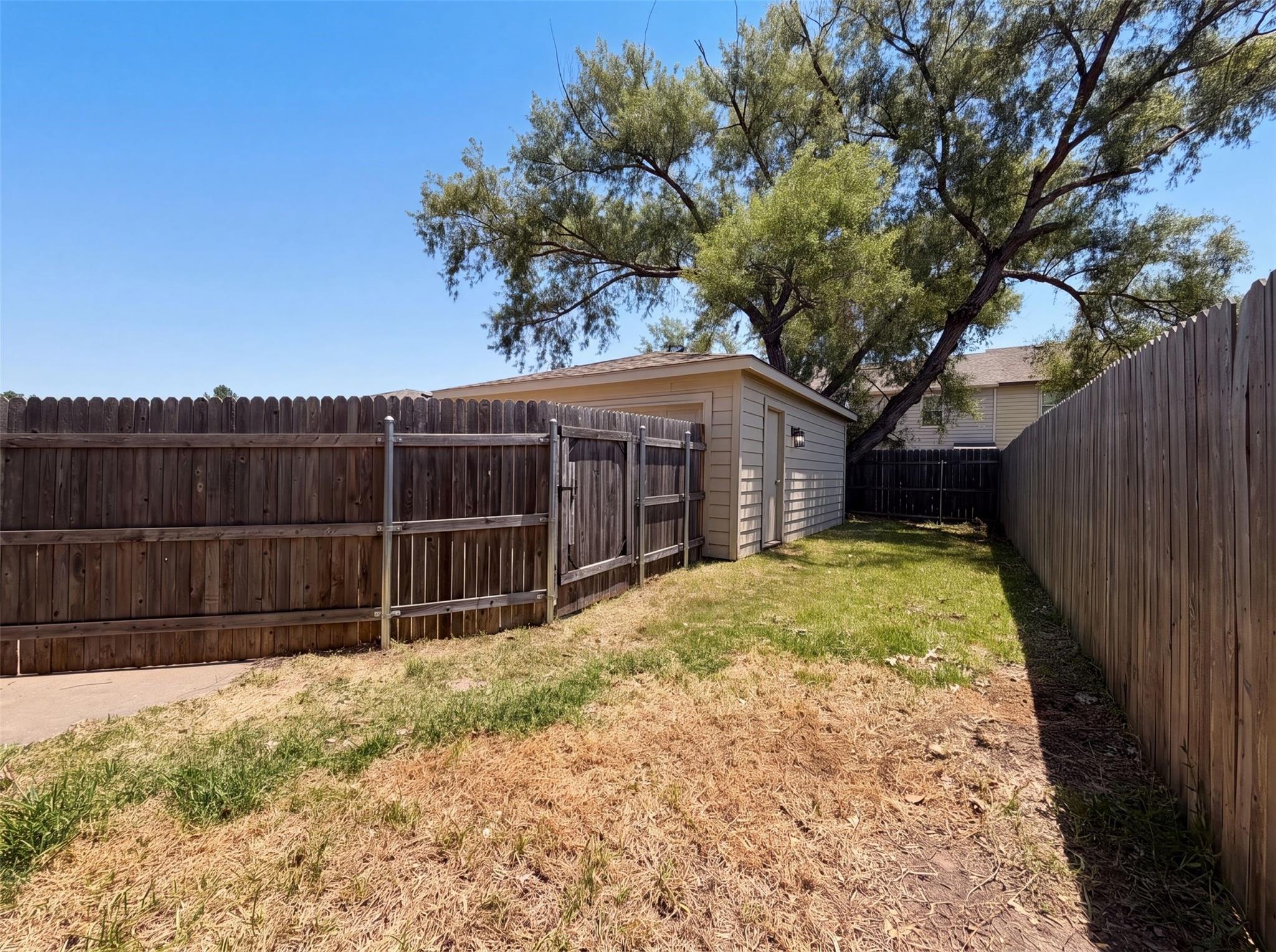 main property photo 23