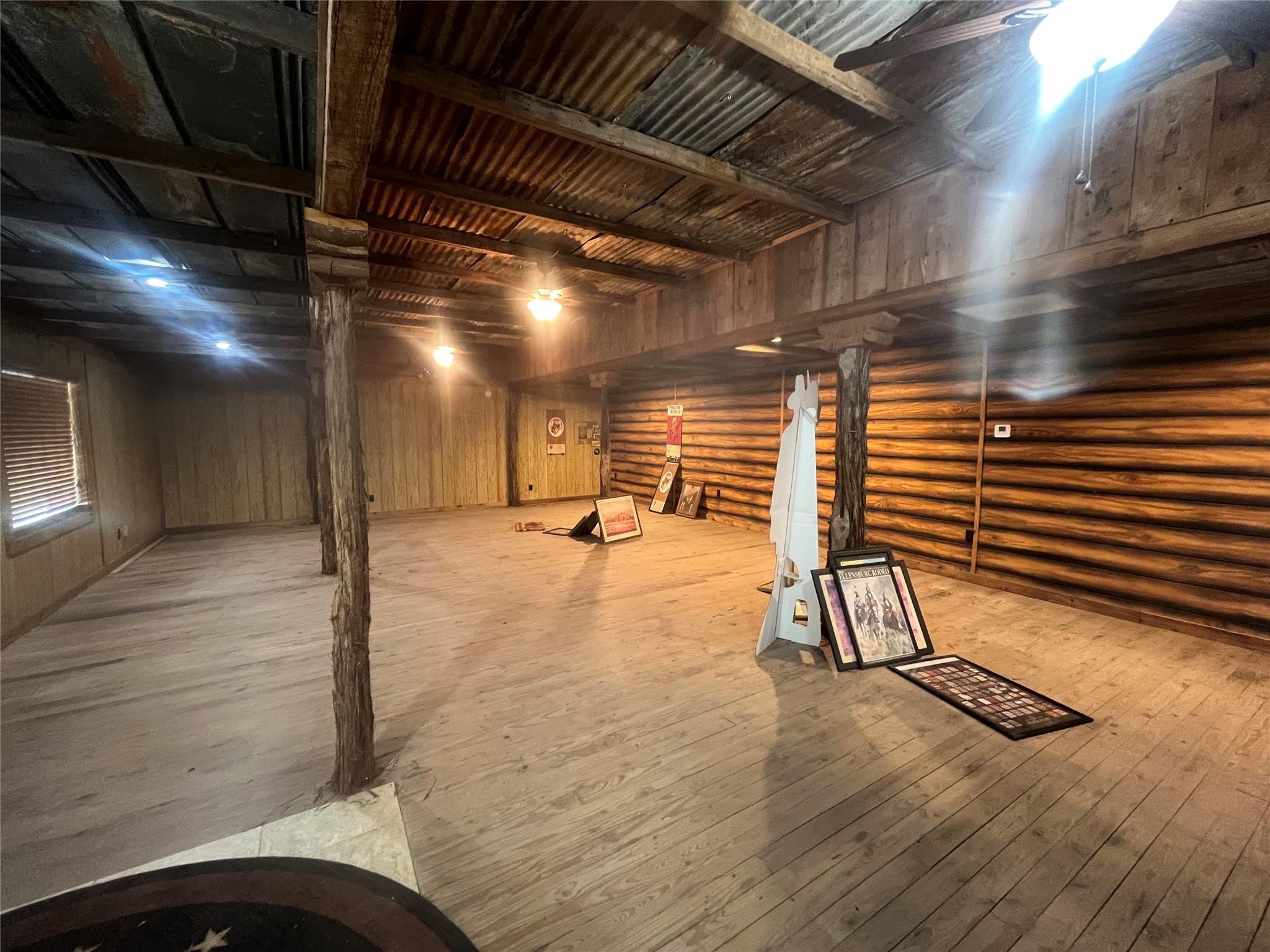 main property photo 10