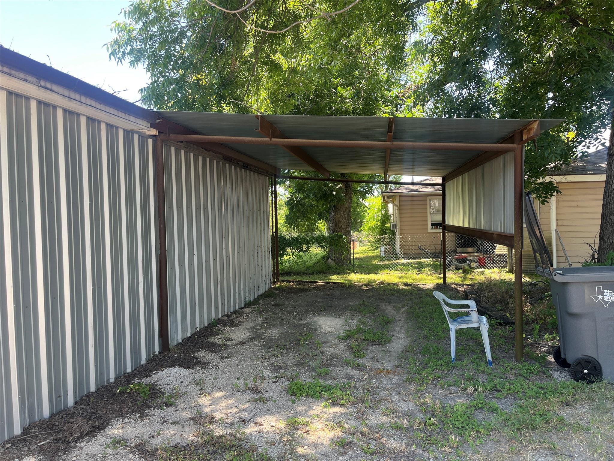 main property photo 6