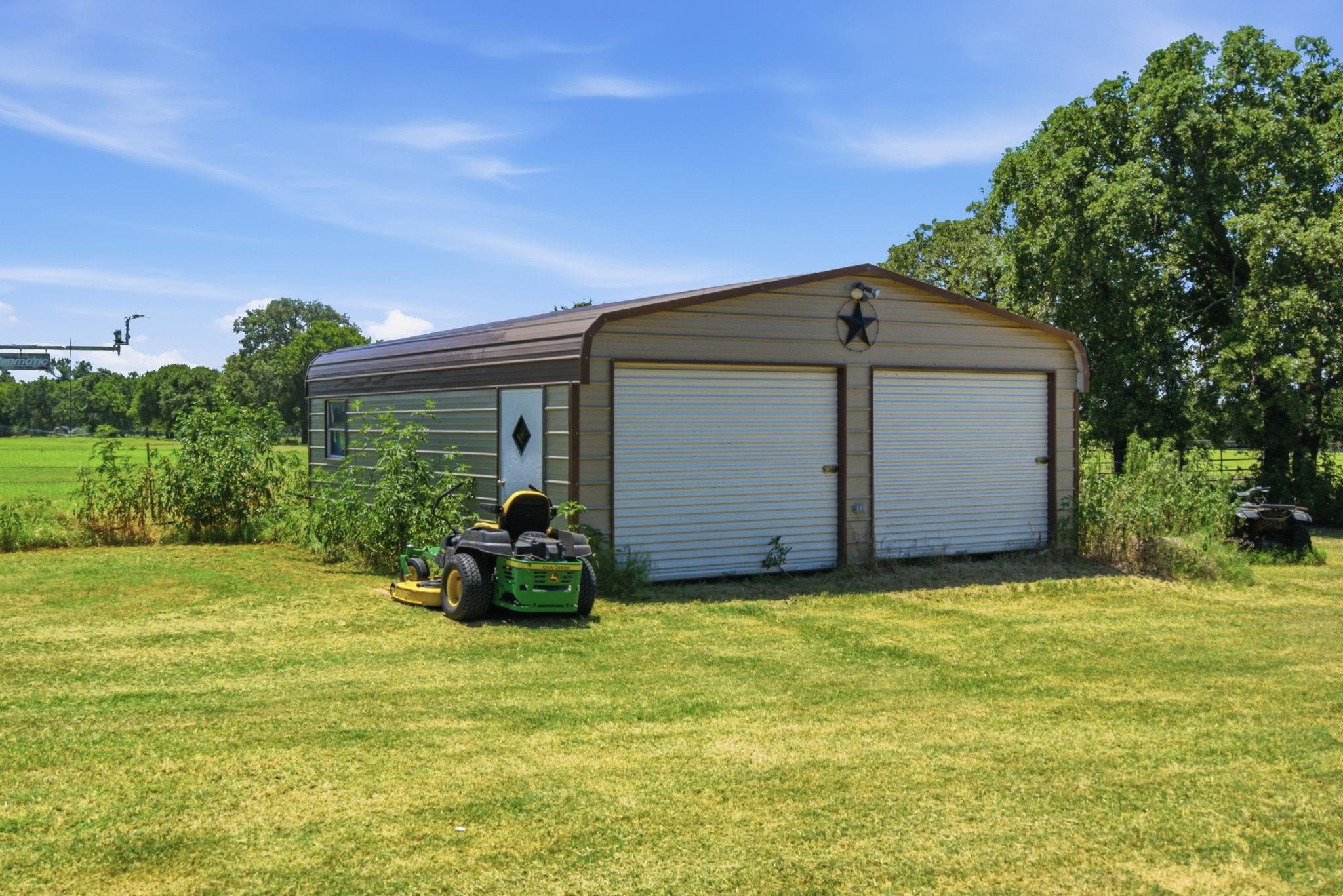 main property photo 20