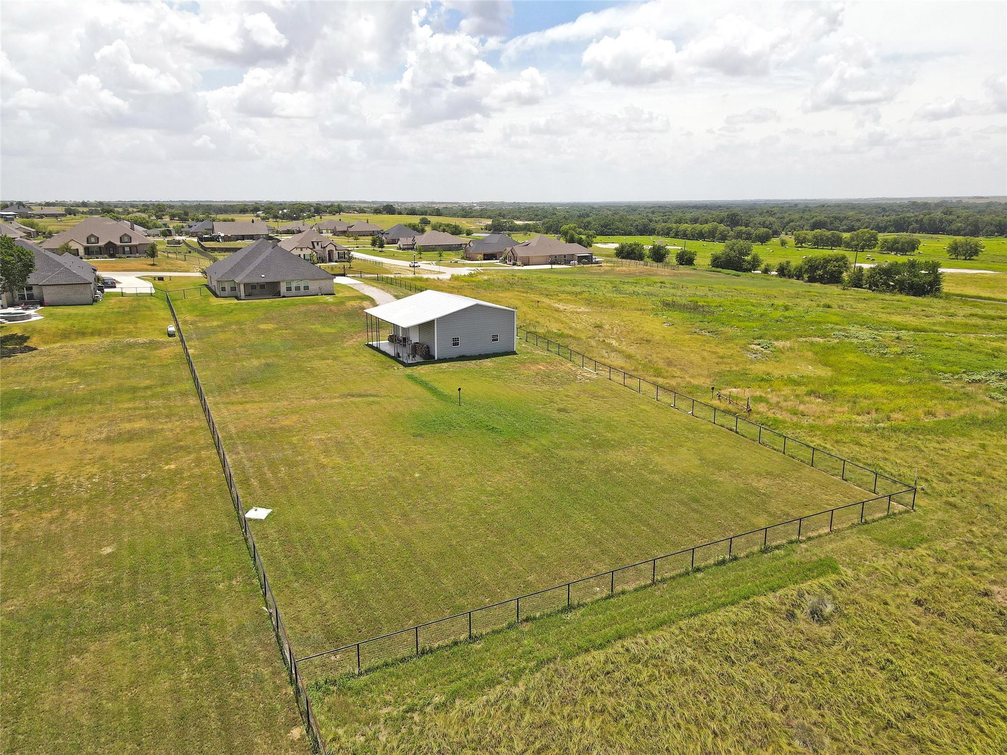main property photo 30