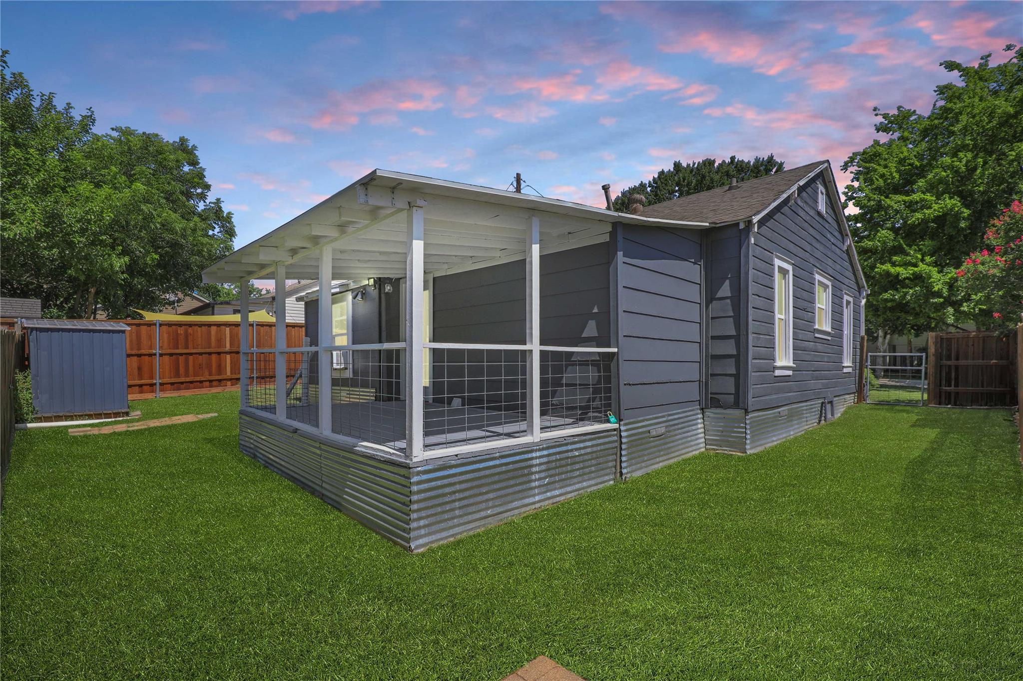 main property photo 28