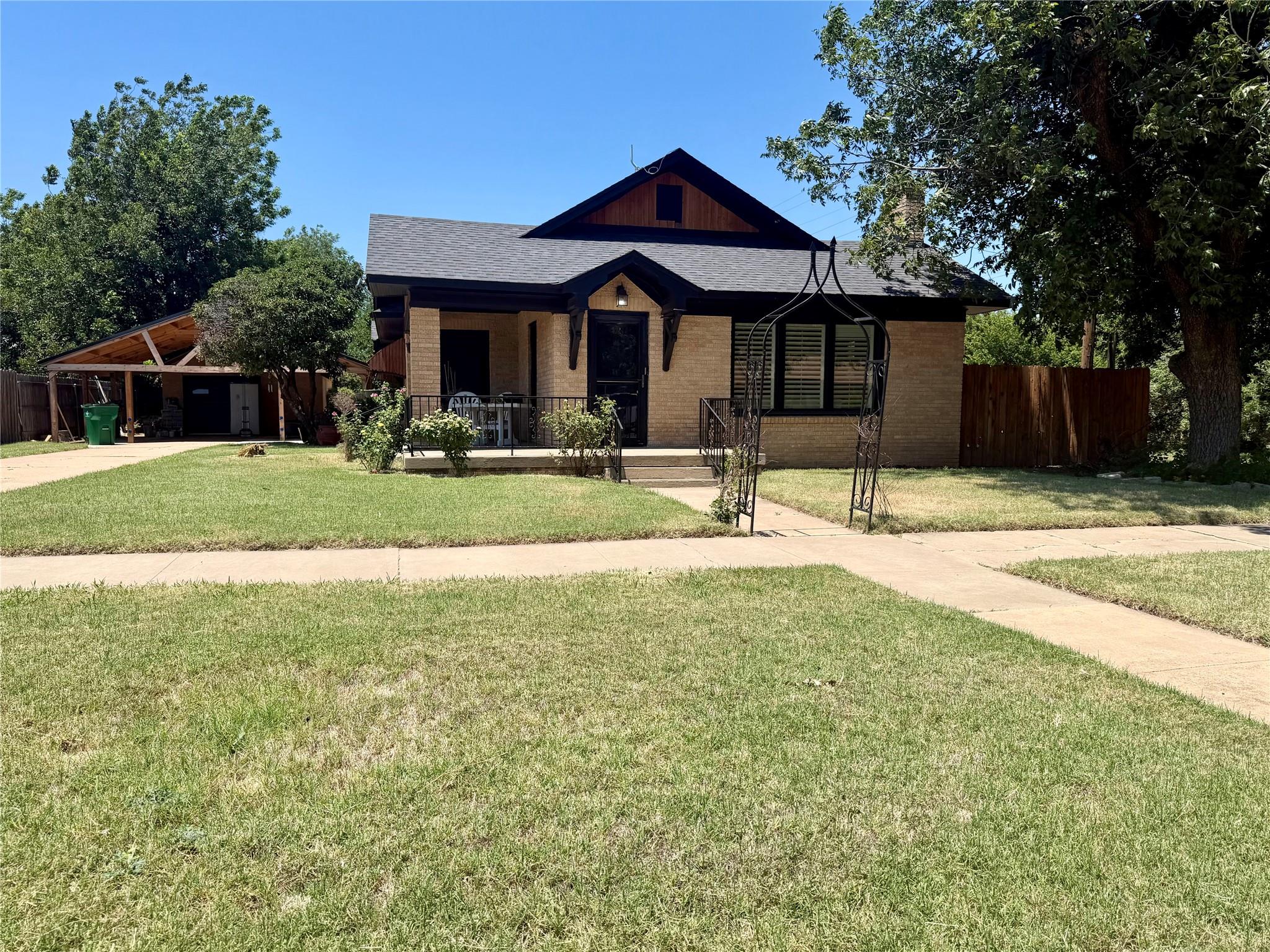 main property photo 14
