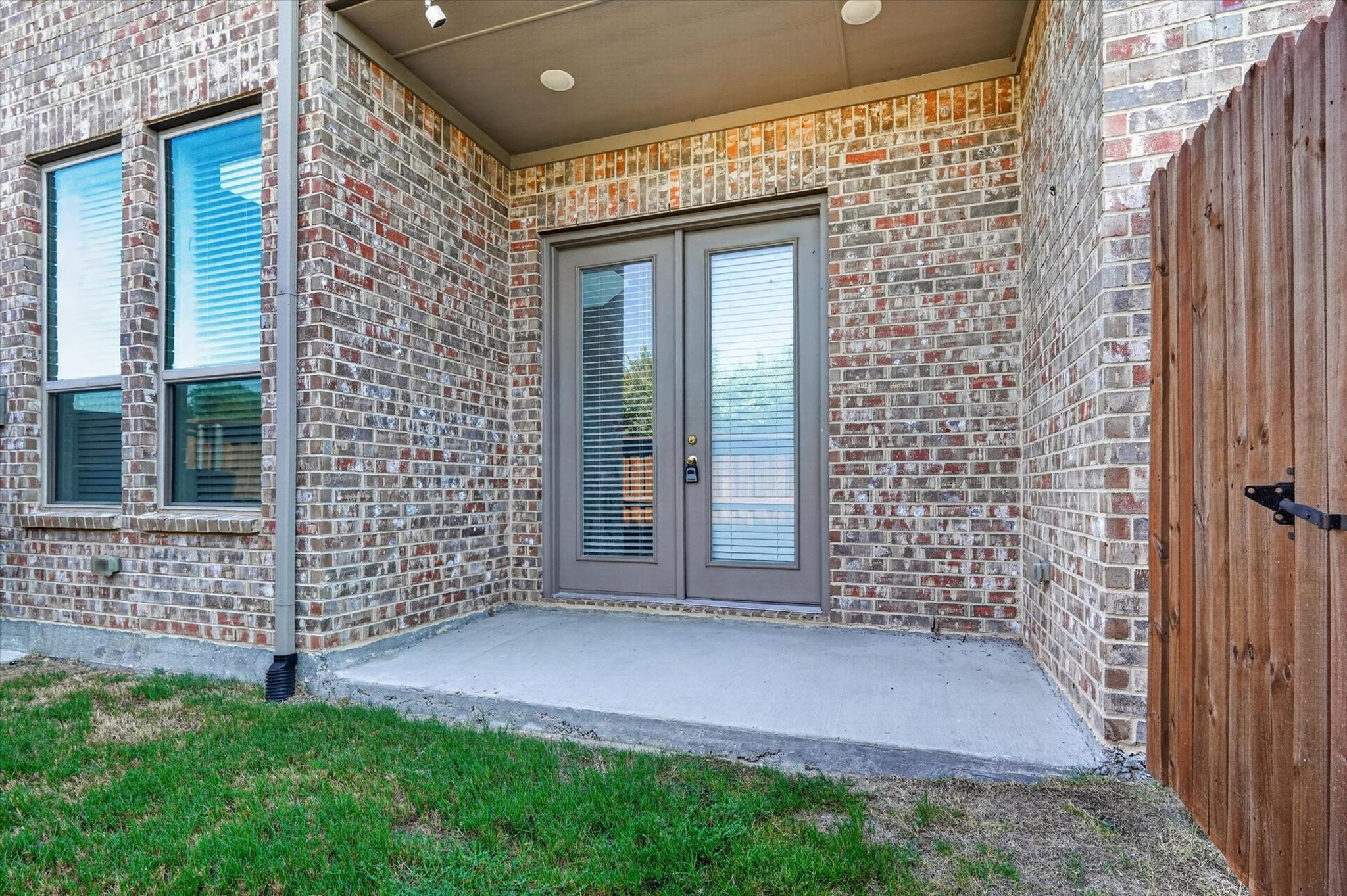 main property photo 29