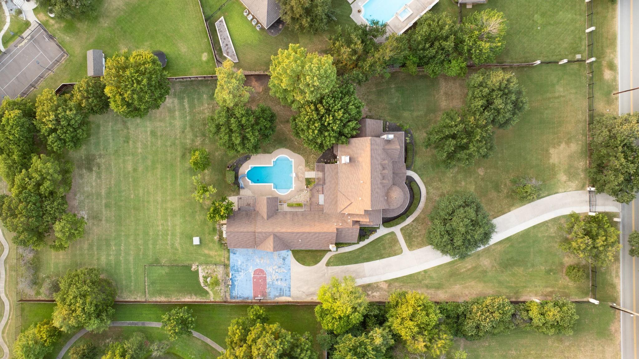 main property photo 3