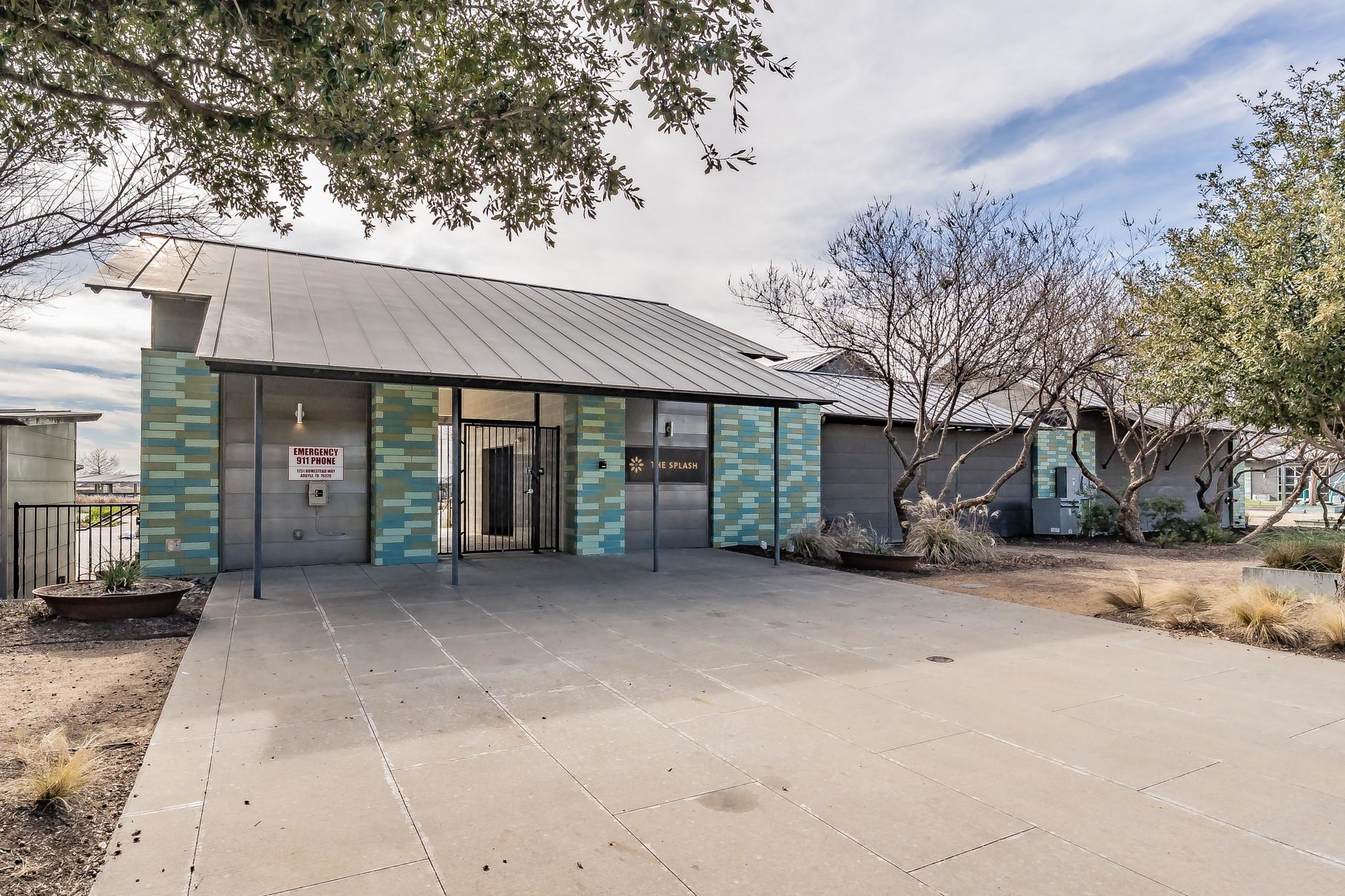 main property photo 31