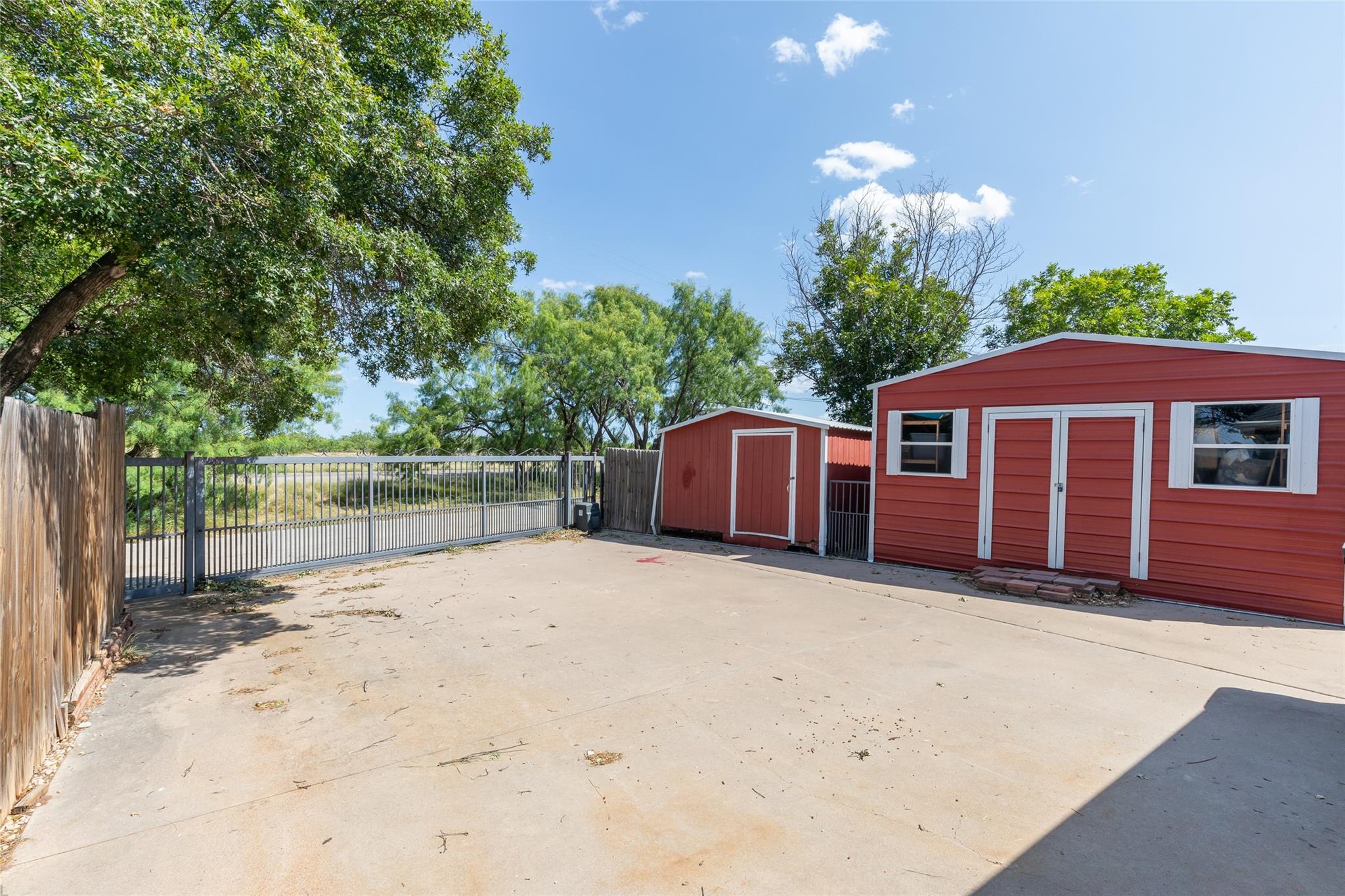 main property photo 38