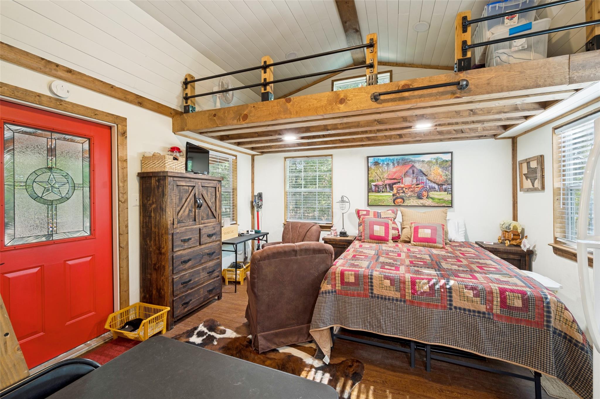 main property photo 6