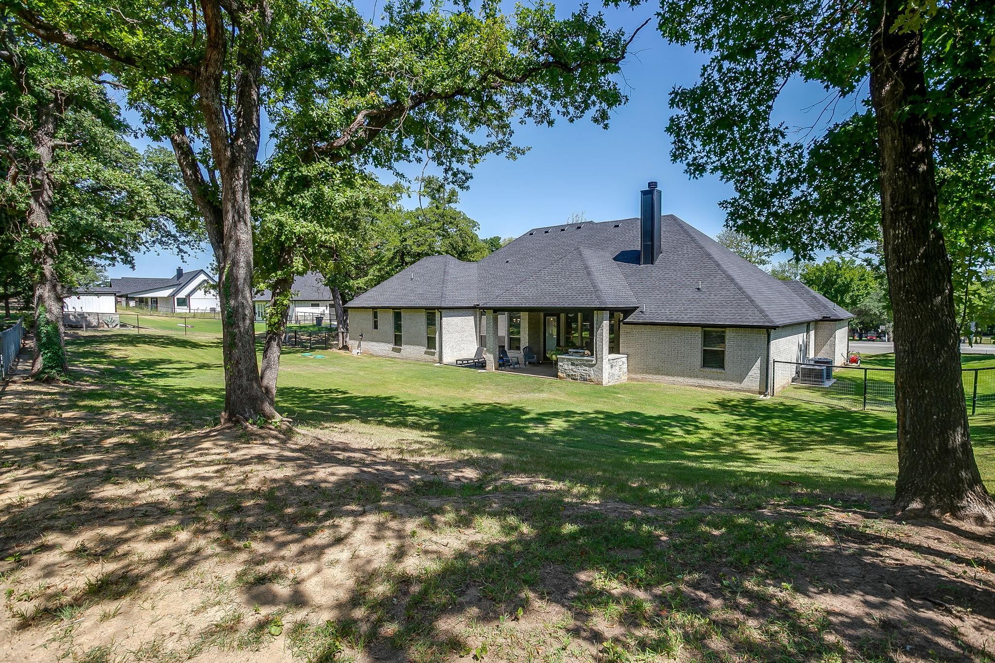 main property photo 31