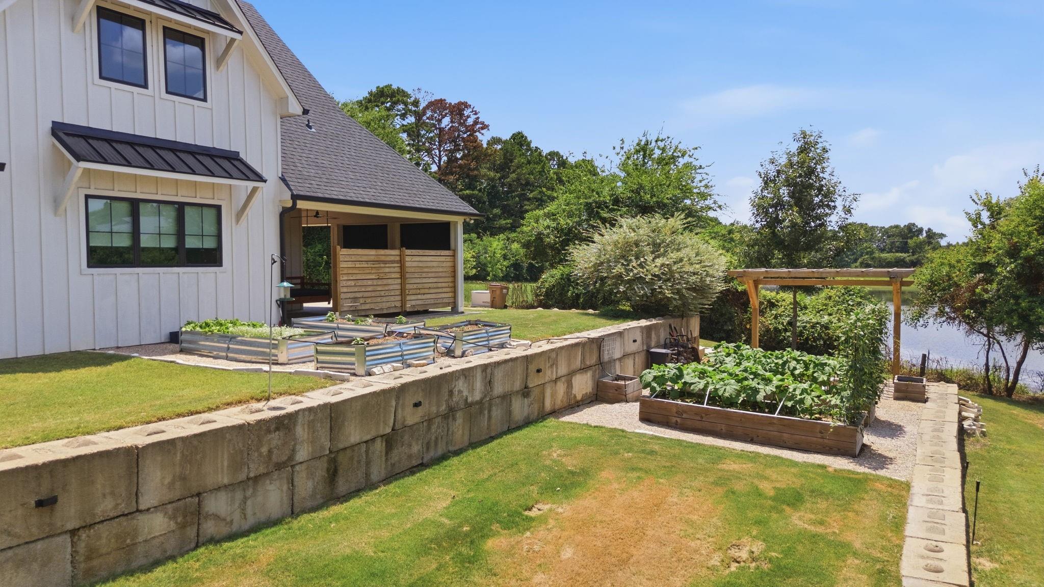 main property photo 34