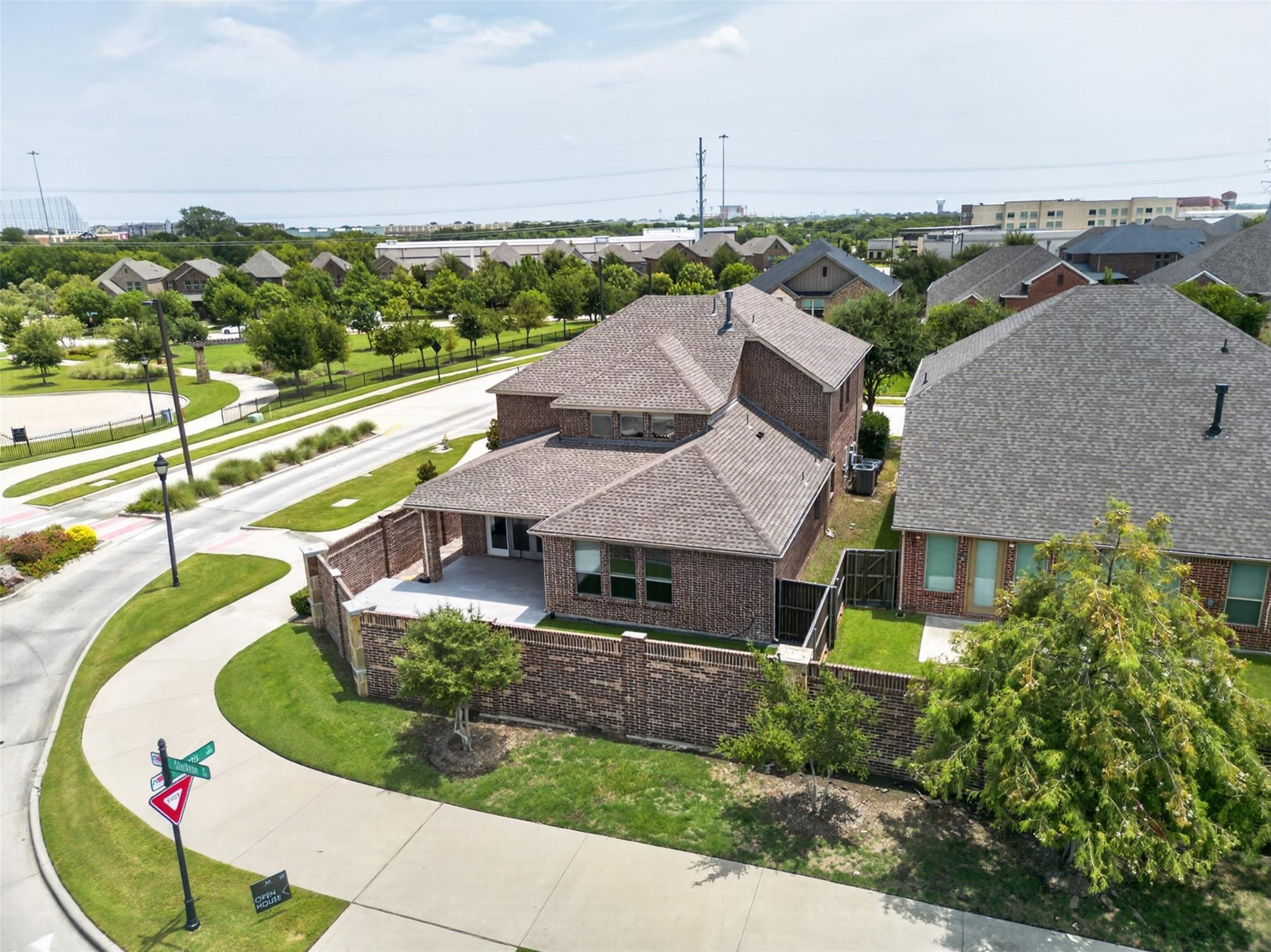 main property photo 28