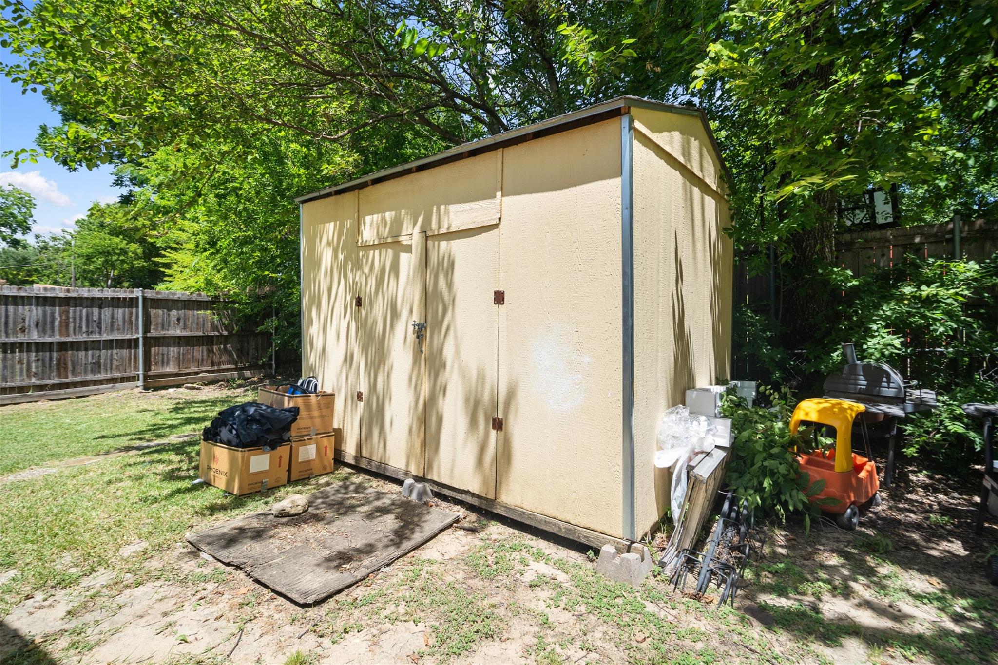 main property photo 16