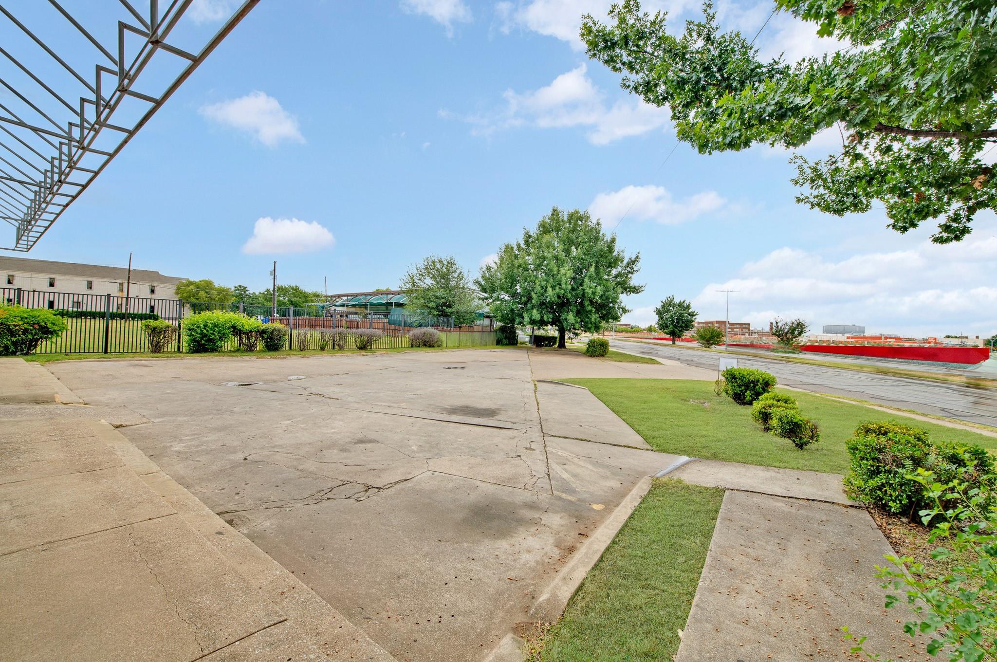 main property photo 39