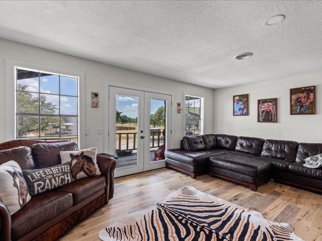 main property photo 16