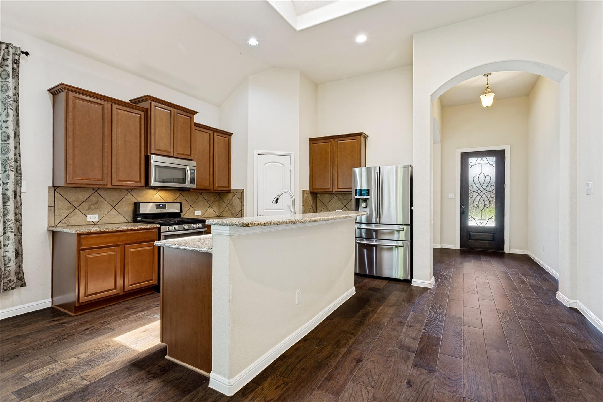 main property photo 5