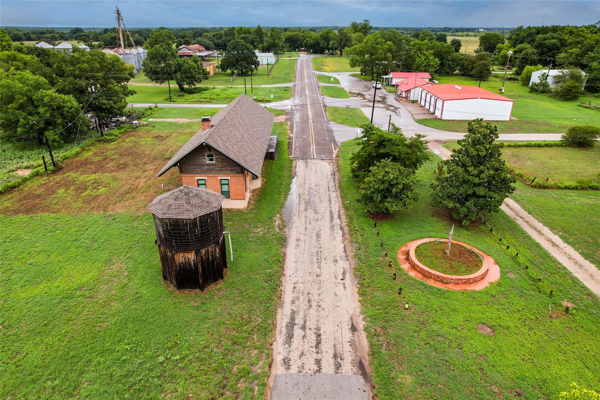 main property photo 19
