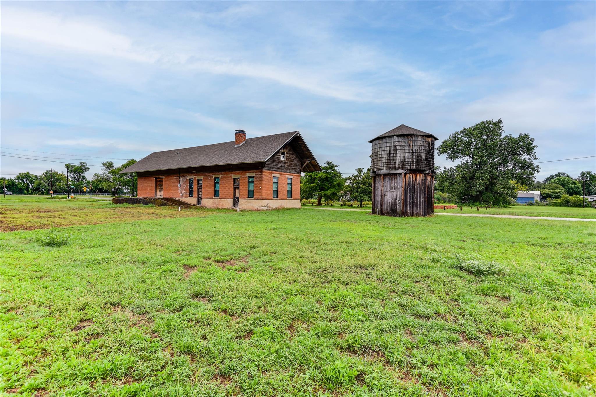 main property photo 3