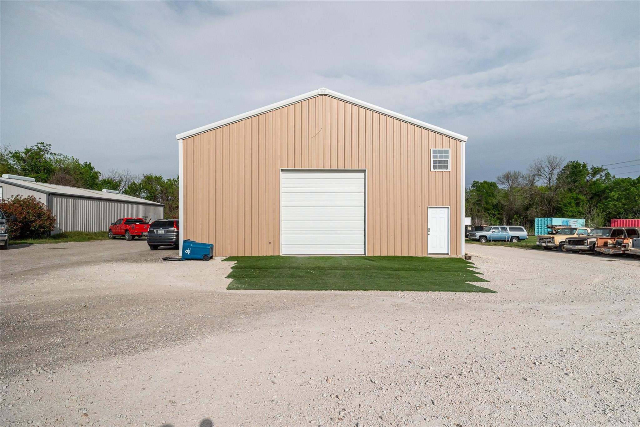 main property photo 21