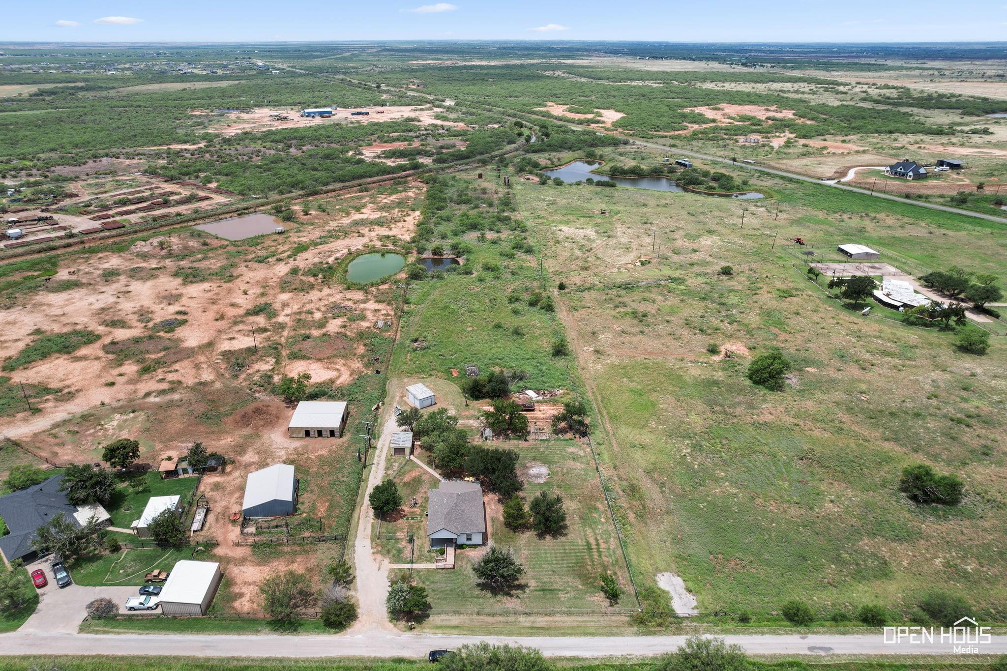 main property photo 11
