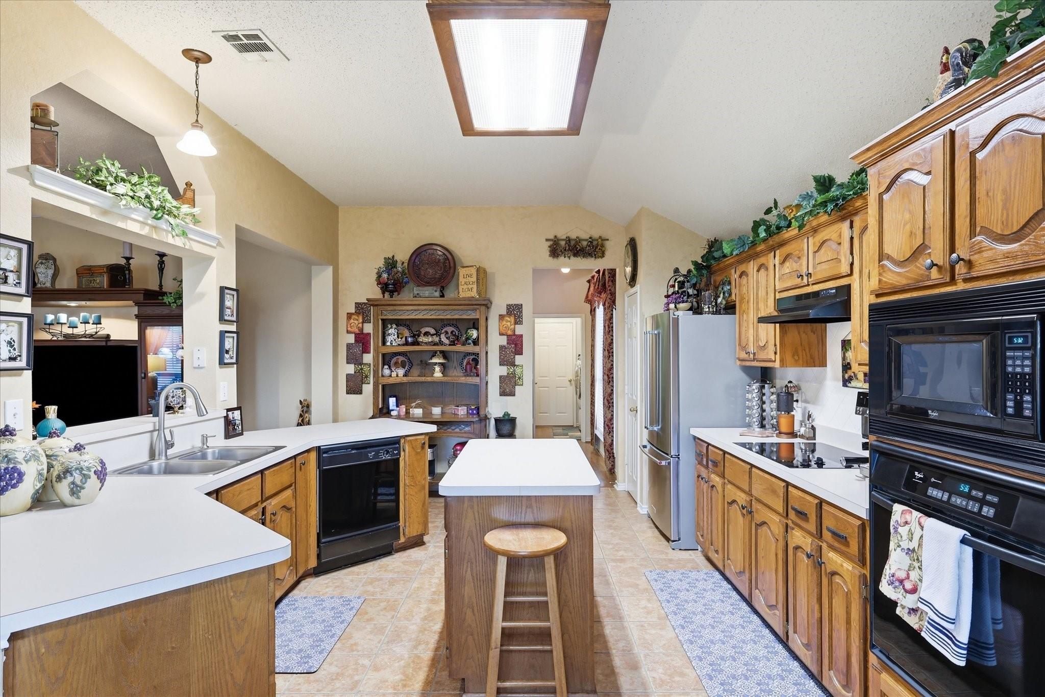 main property photo 14