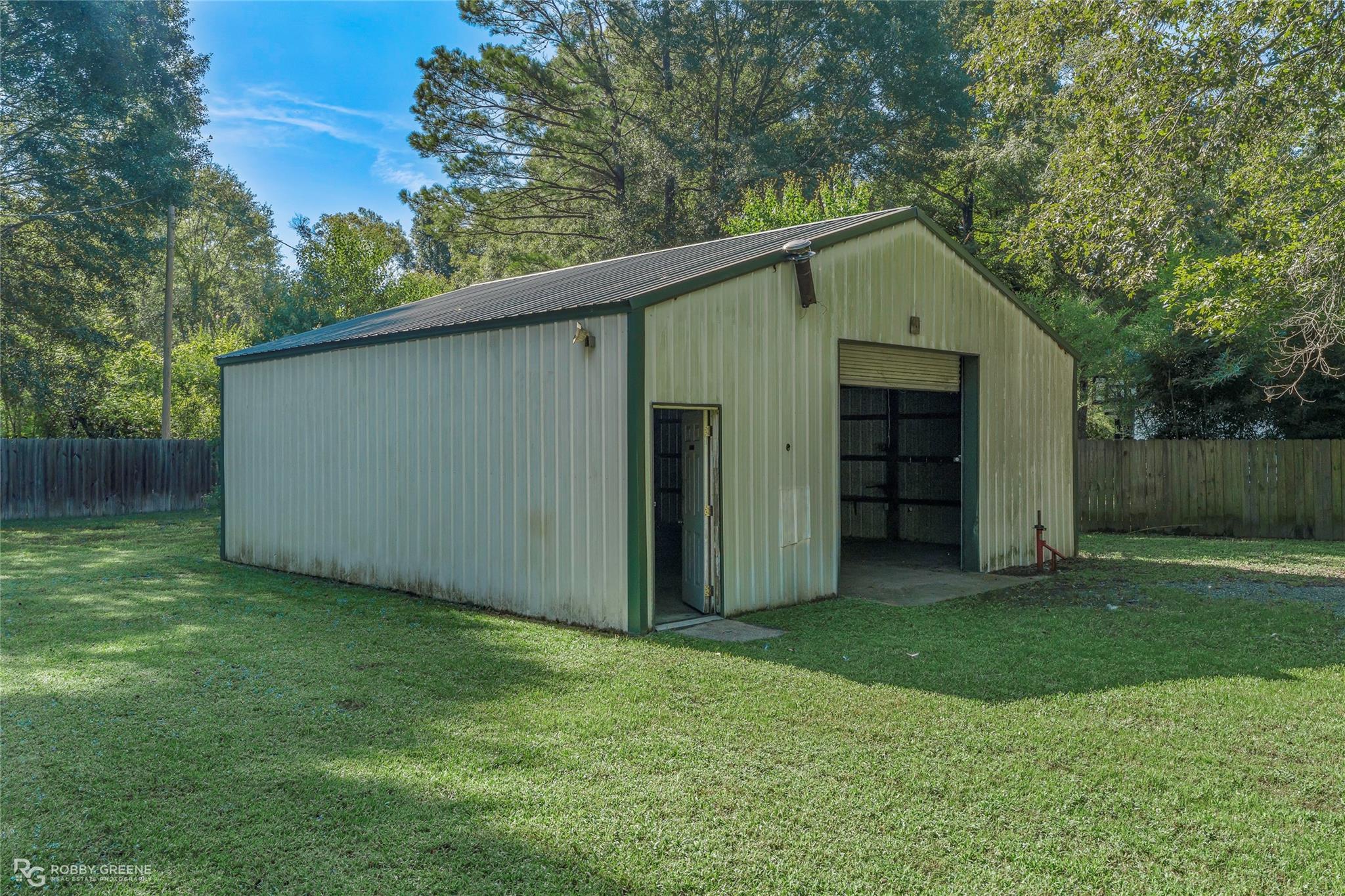 main property photo 25