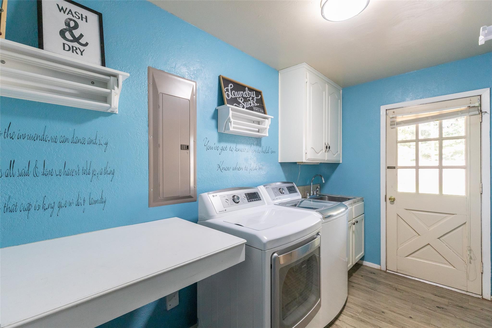 main property photo 25