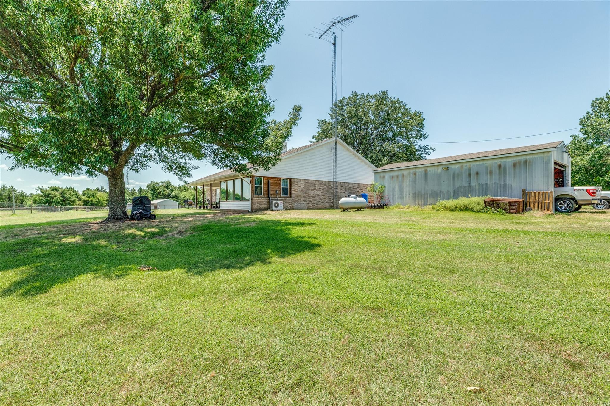 main property photo 30