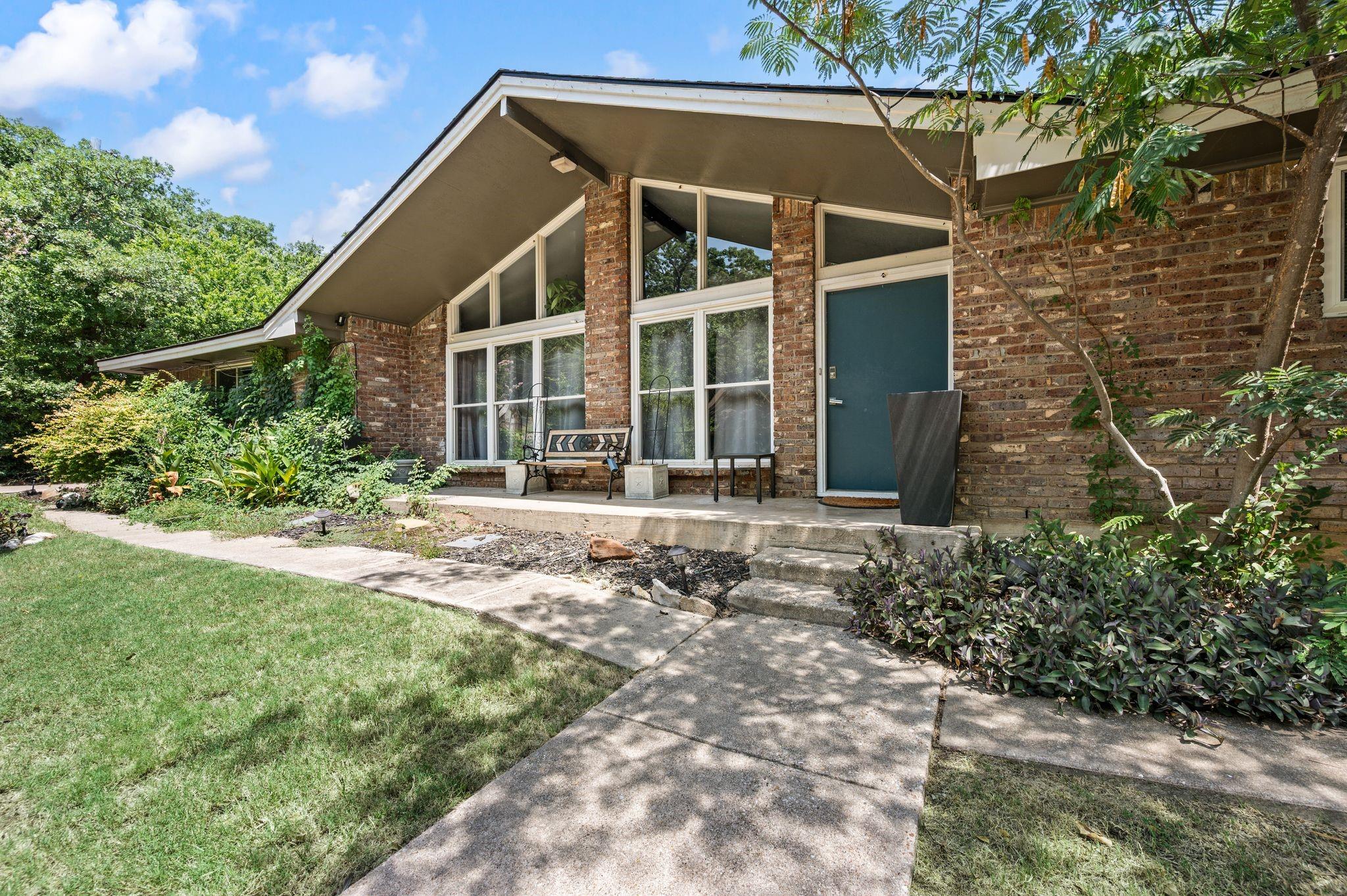 main property photo 4