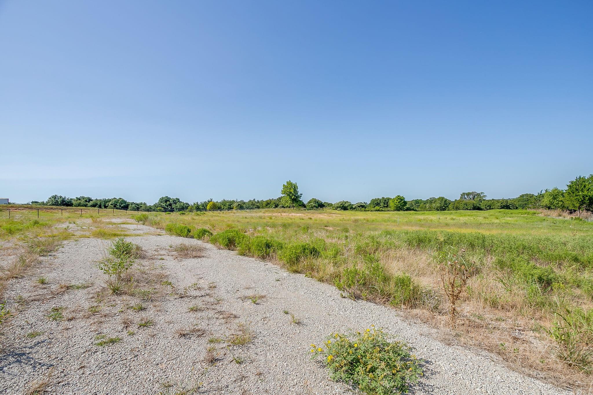 main property photo 18