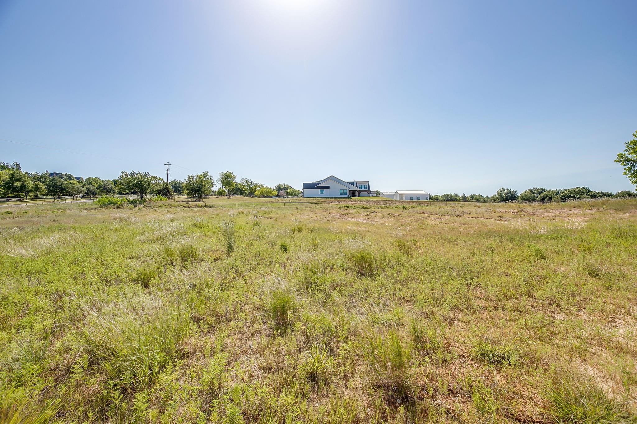 main property photo 25
