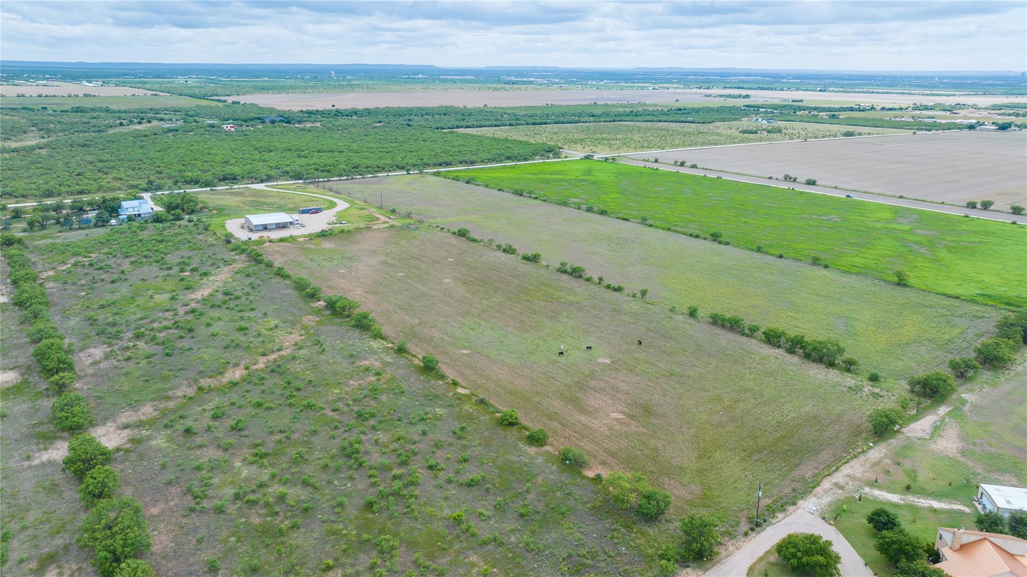 main property photo 19