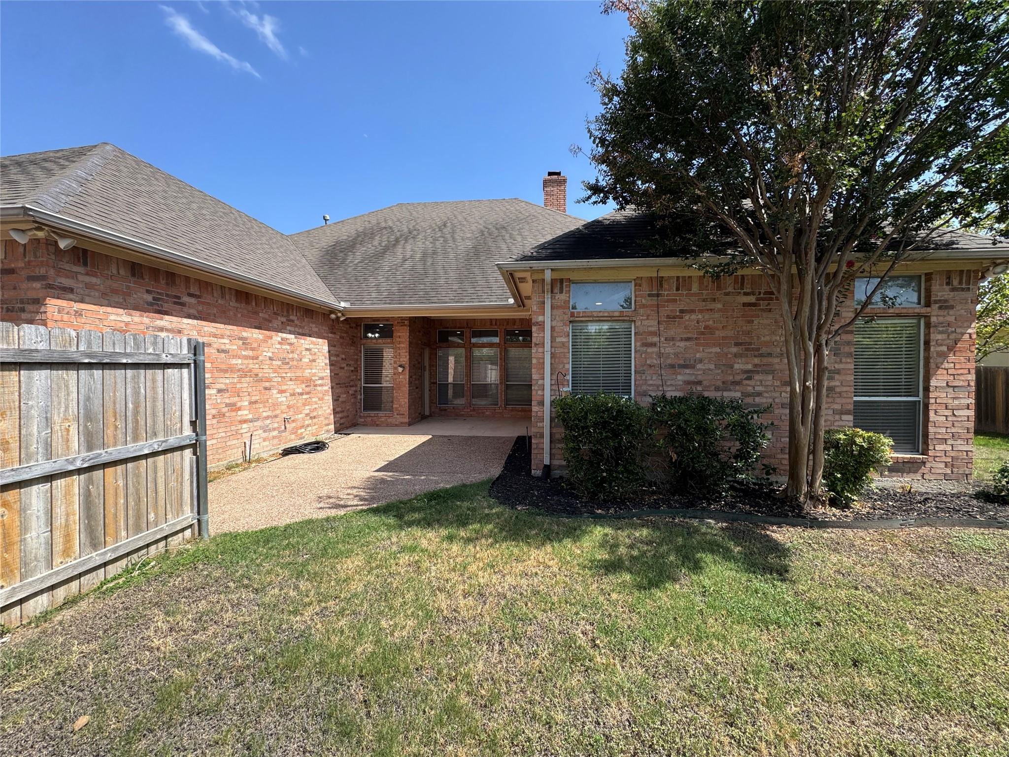 main property photo 23