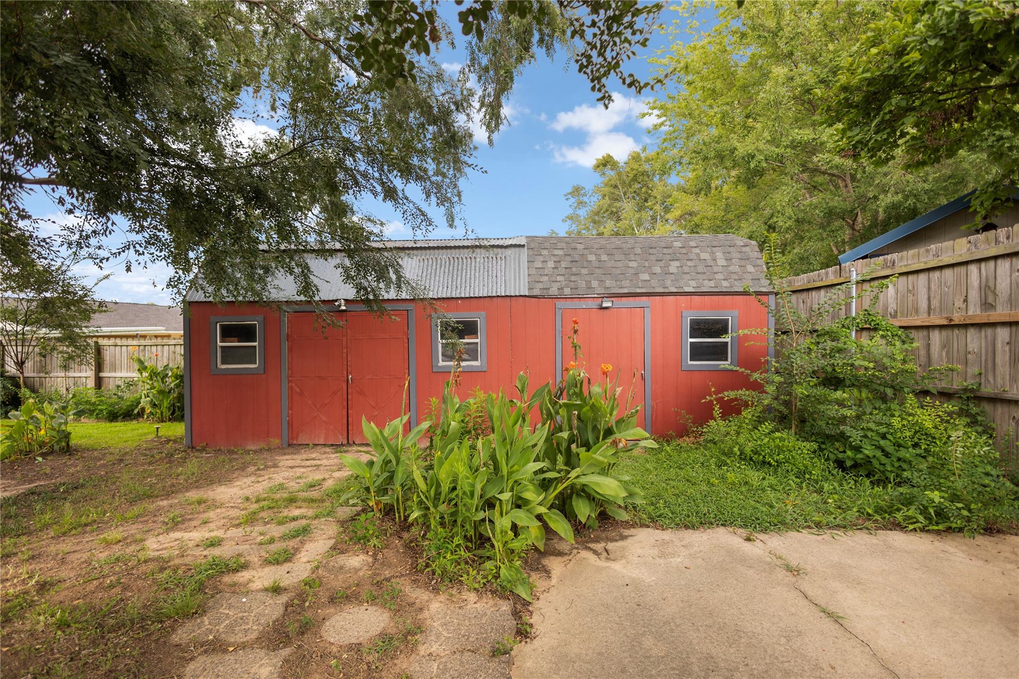 main property photo 36