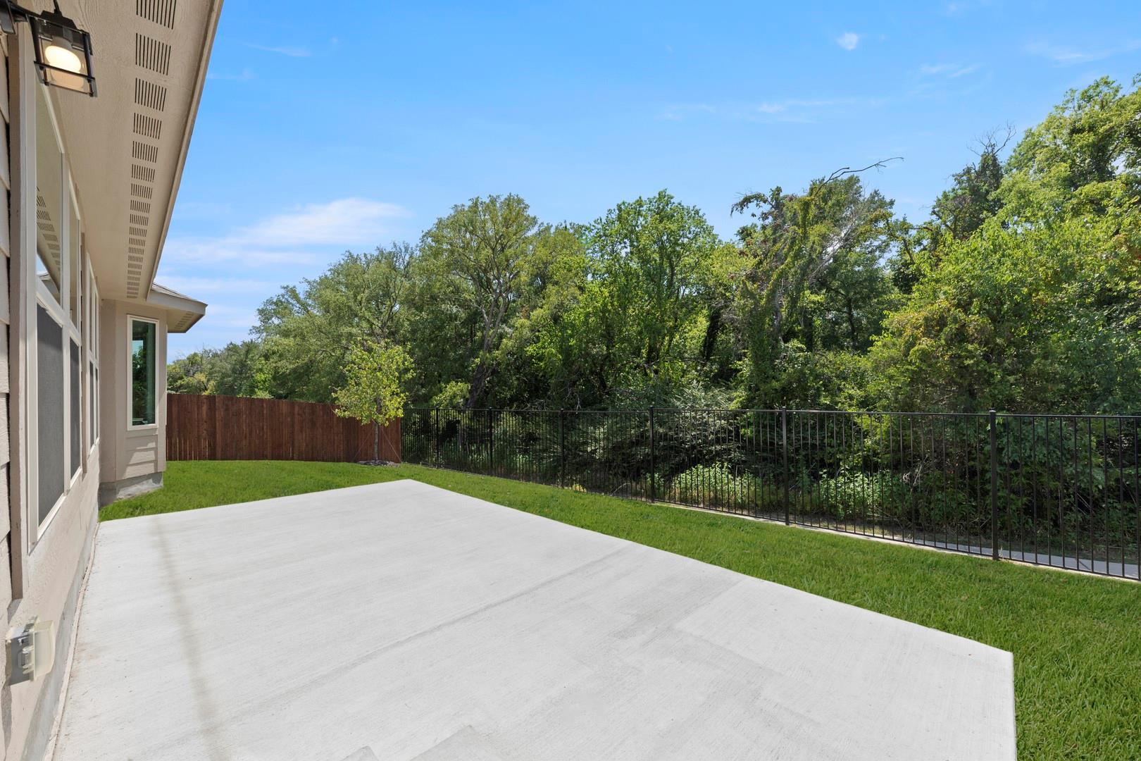 main property photo 27