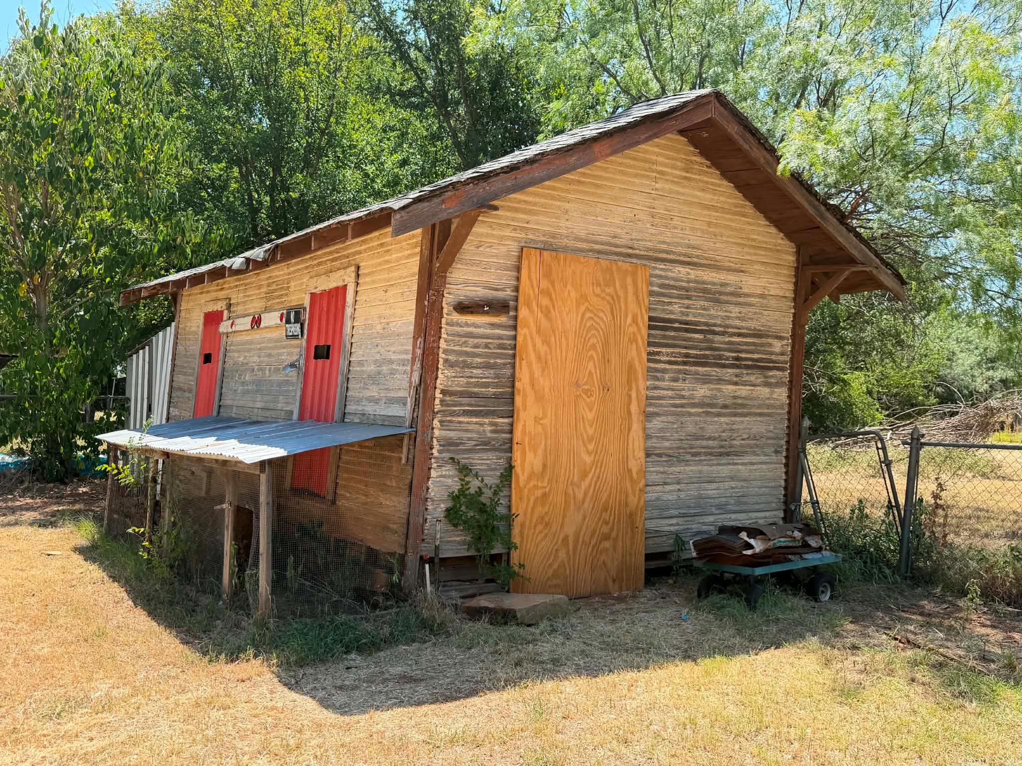 main property photo 11