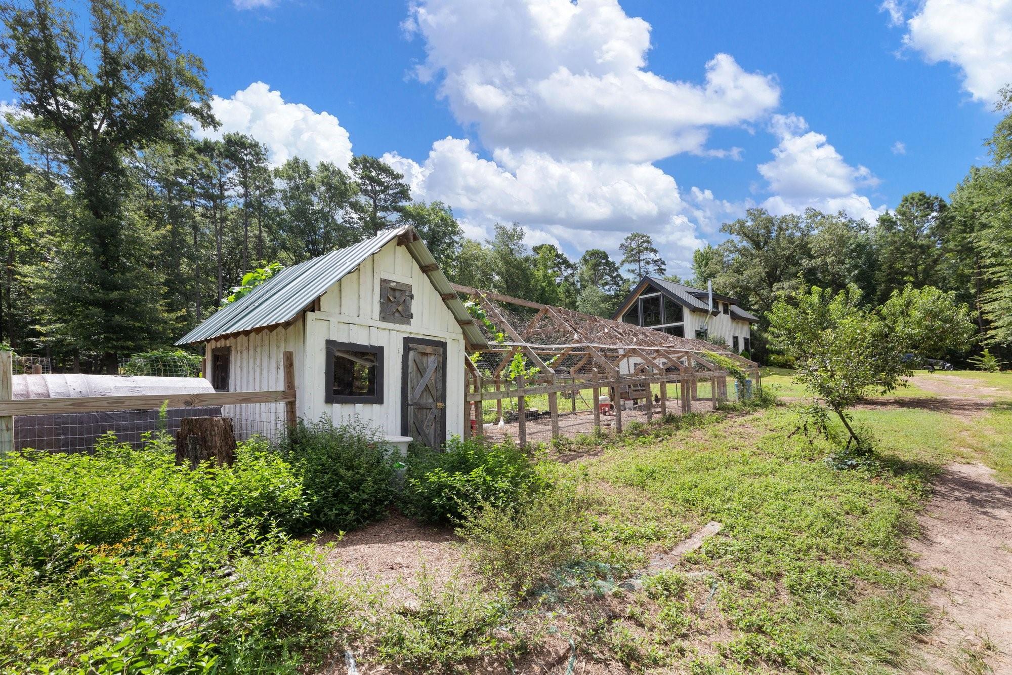 main property photo 33