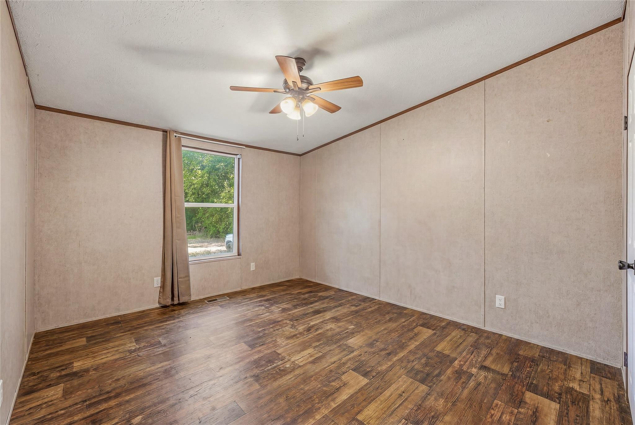 property viewer photo 19