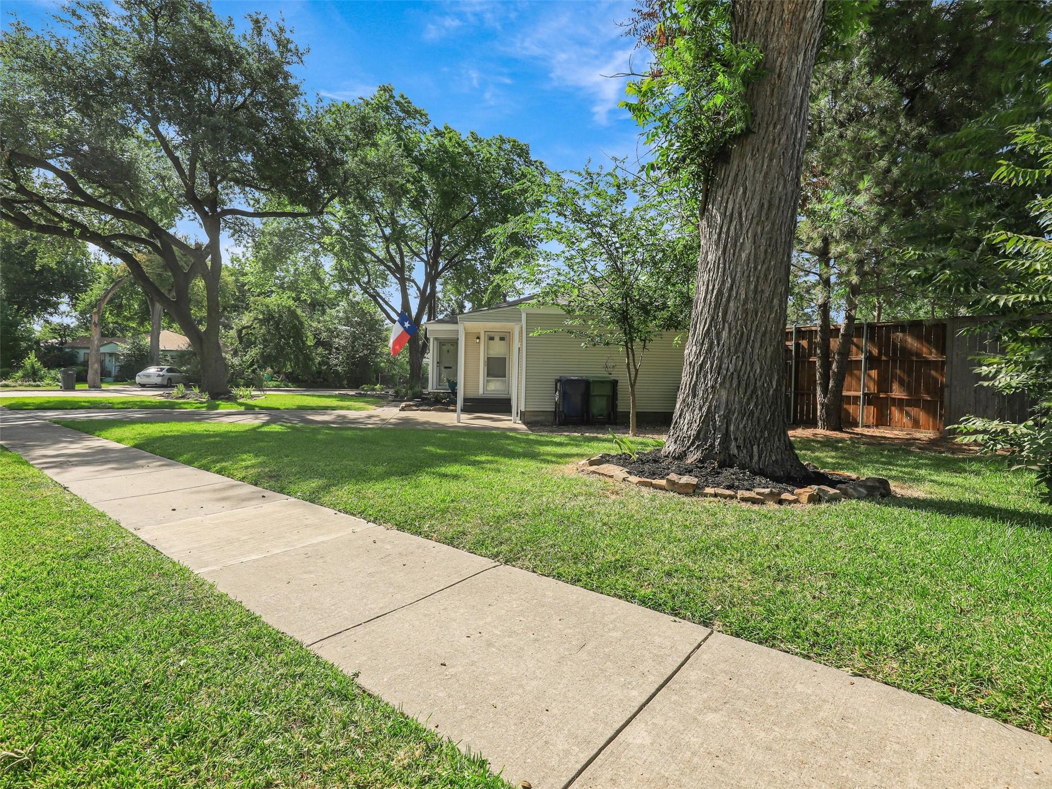 main property photo 30