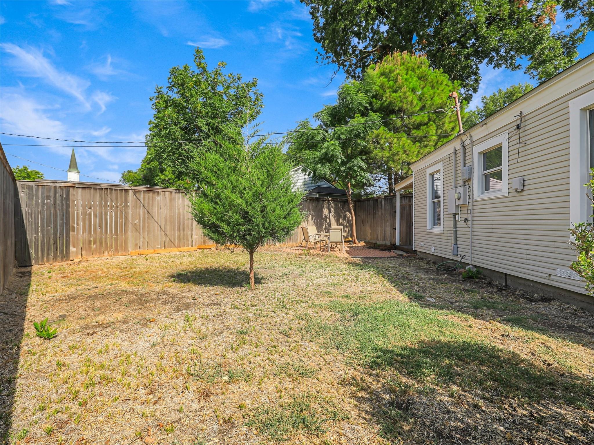 main property photo 32