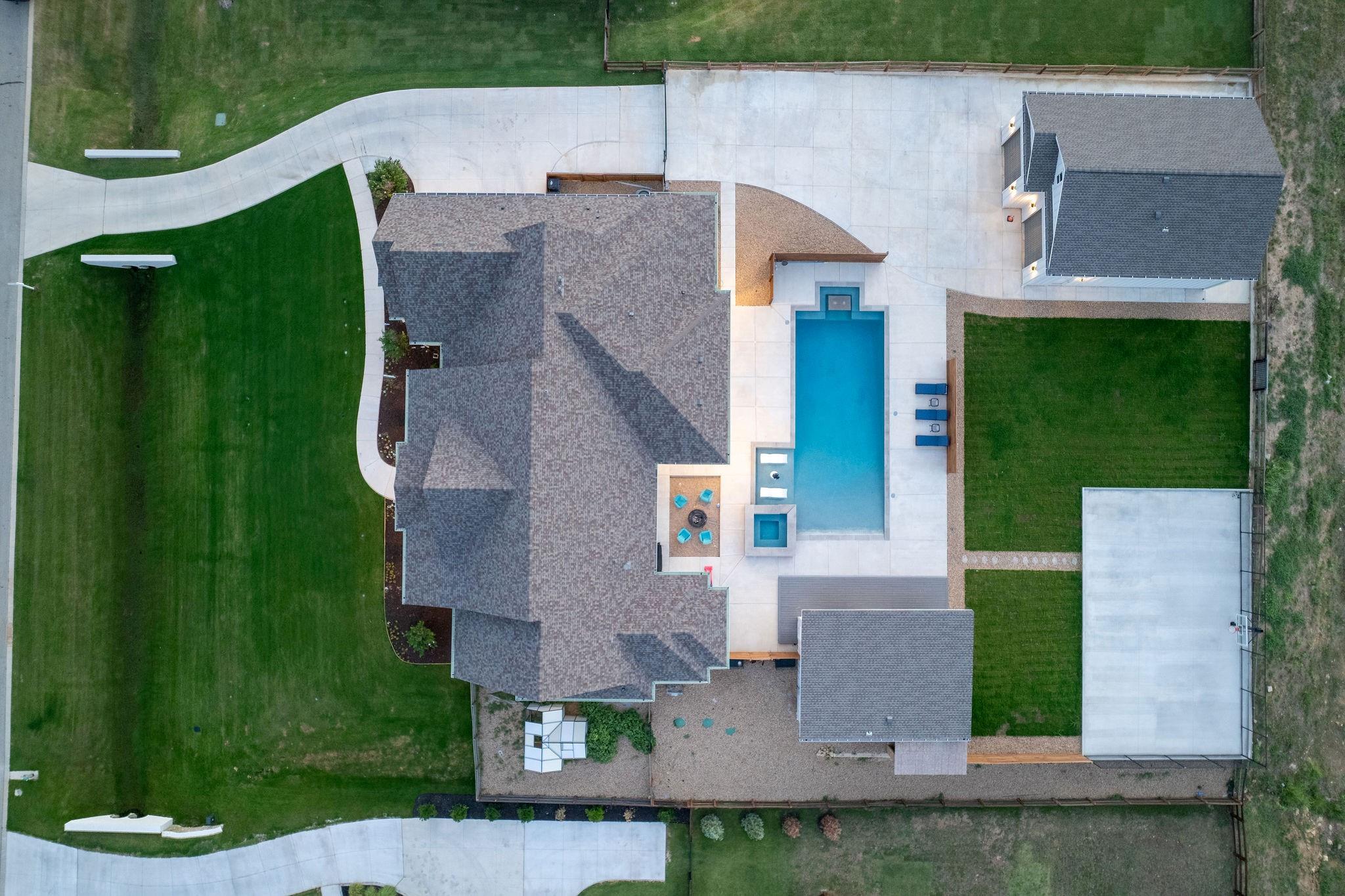 main property photo 37