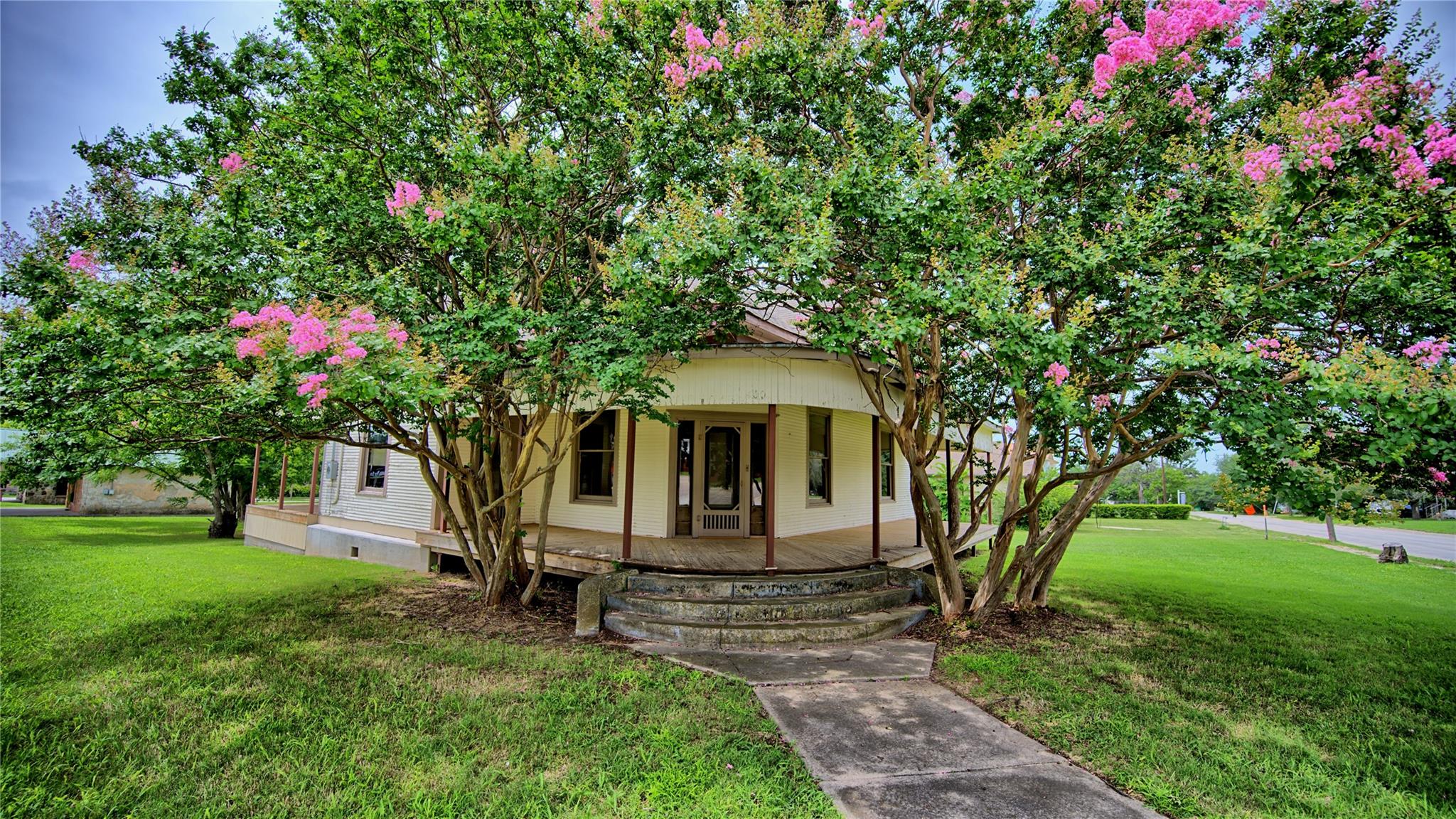main property photo 0