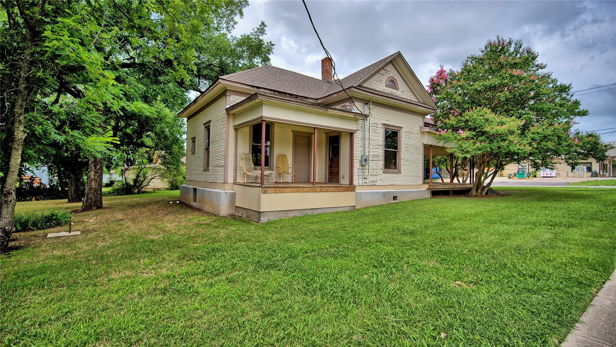 main property photo 12