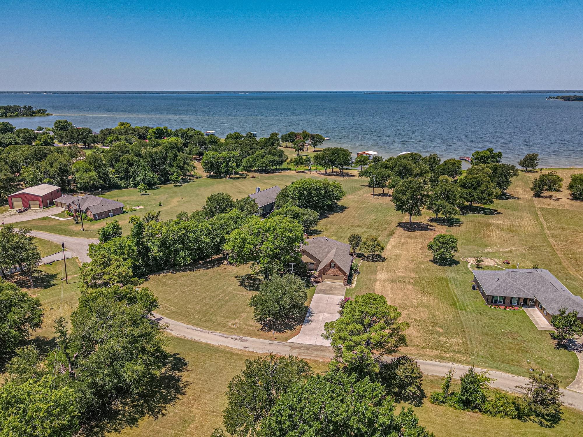 main property photo 30