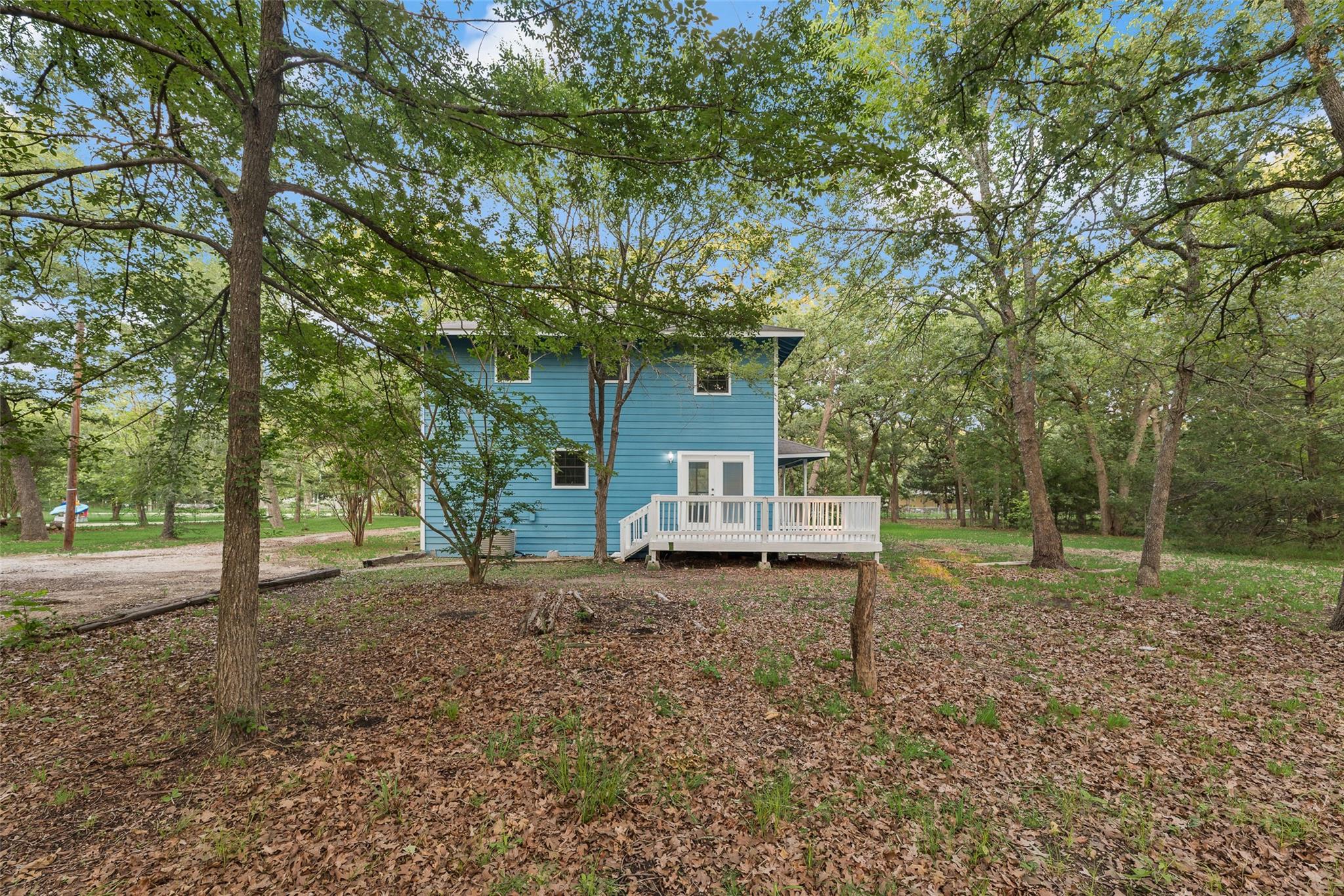 main property photo 20