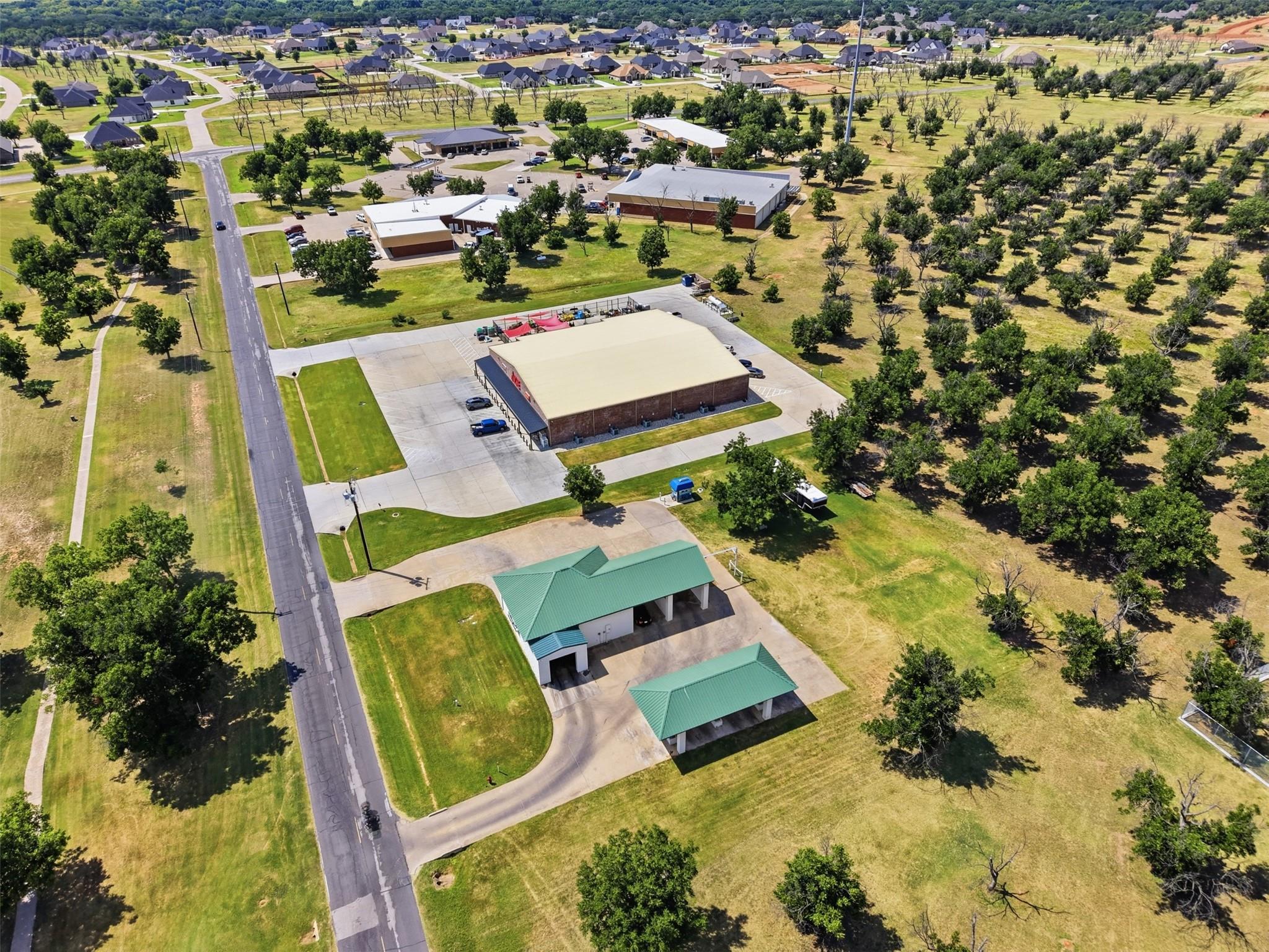 main property photo 30