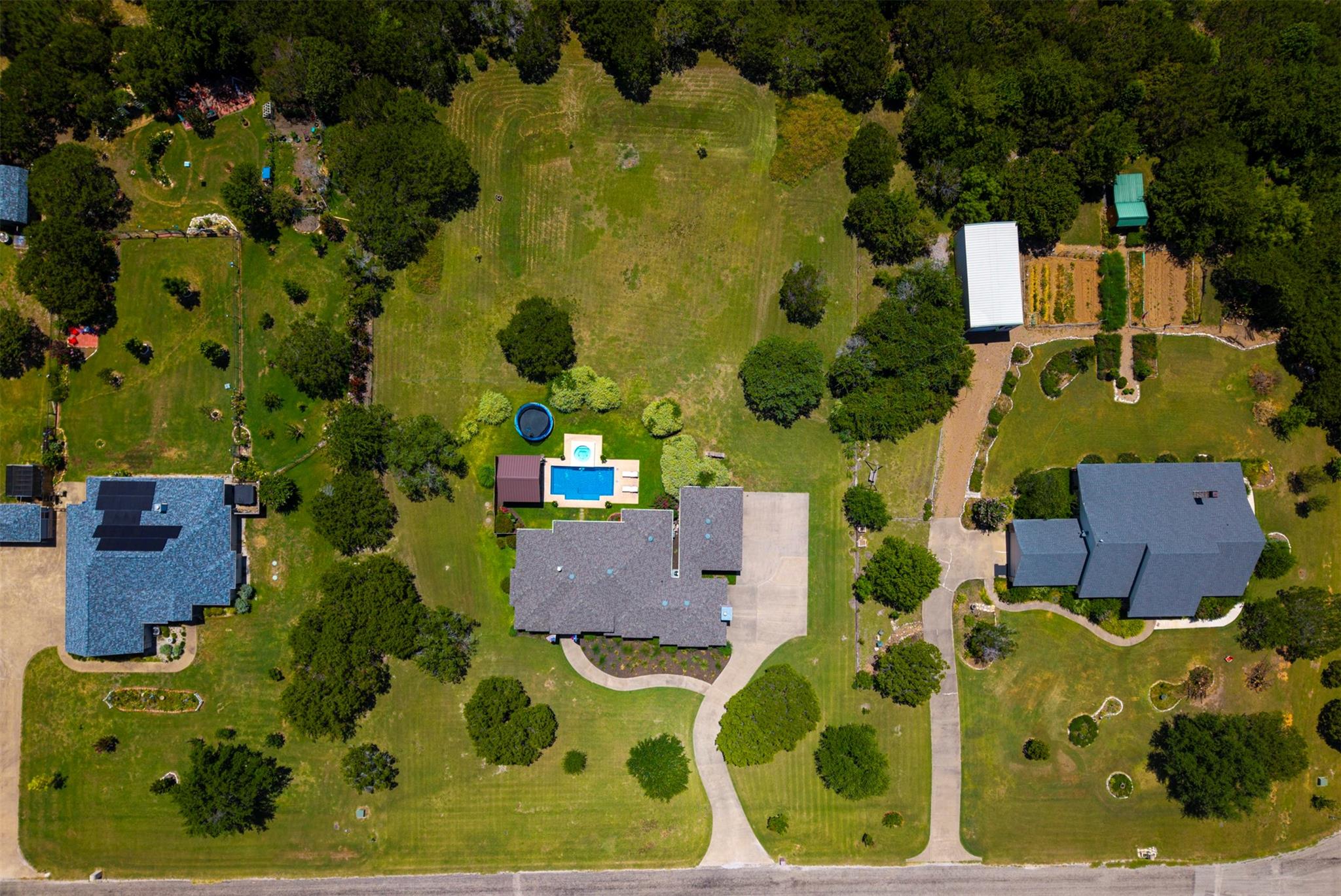 main property photo 29