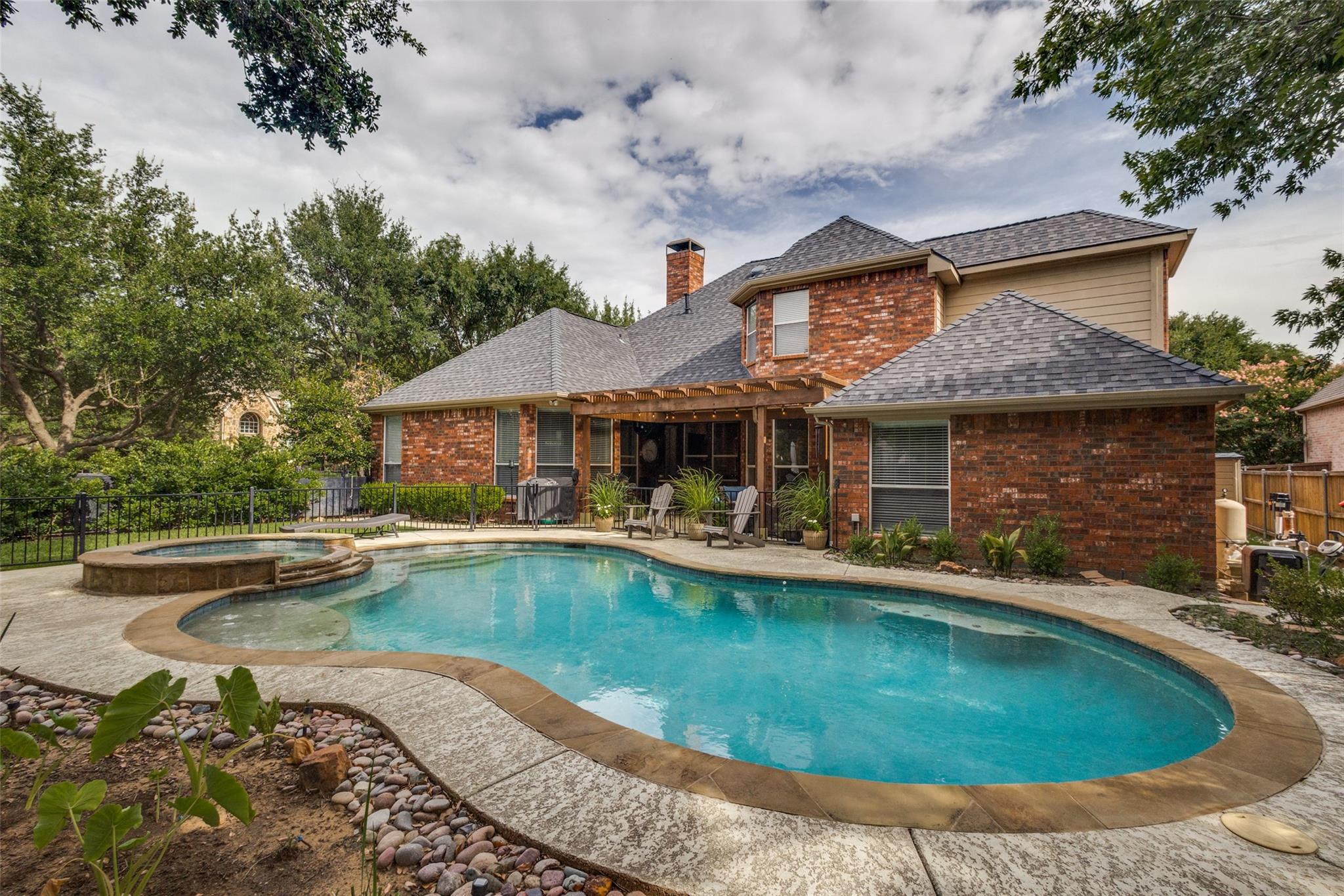 main property photo 31